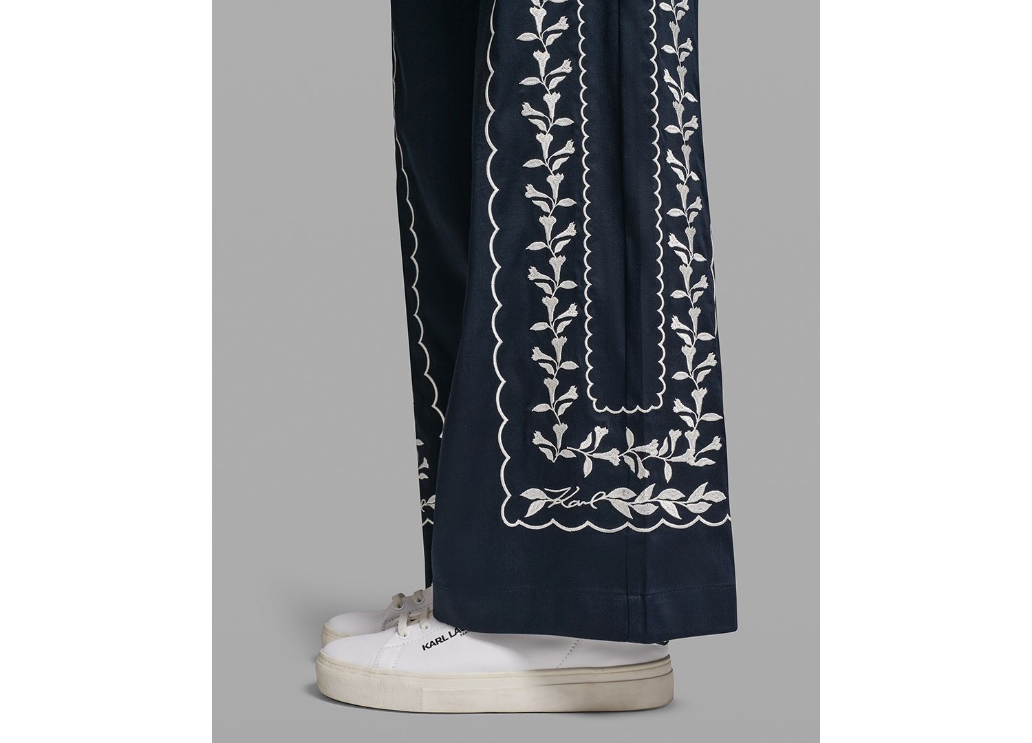 Petite Mid-Rise Embroidery Pants