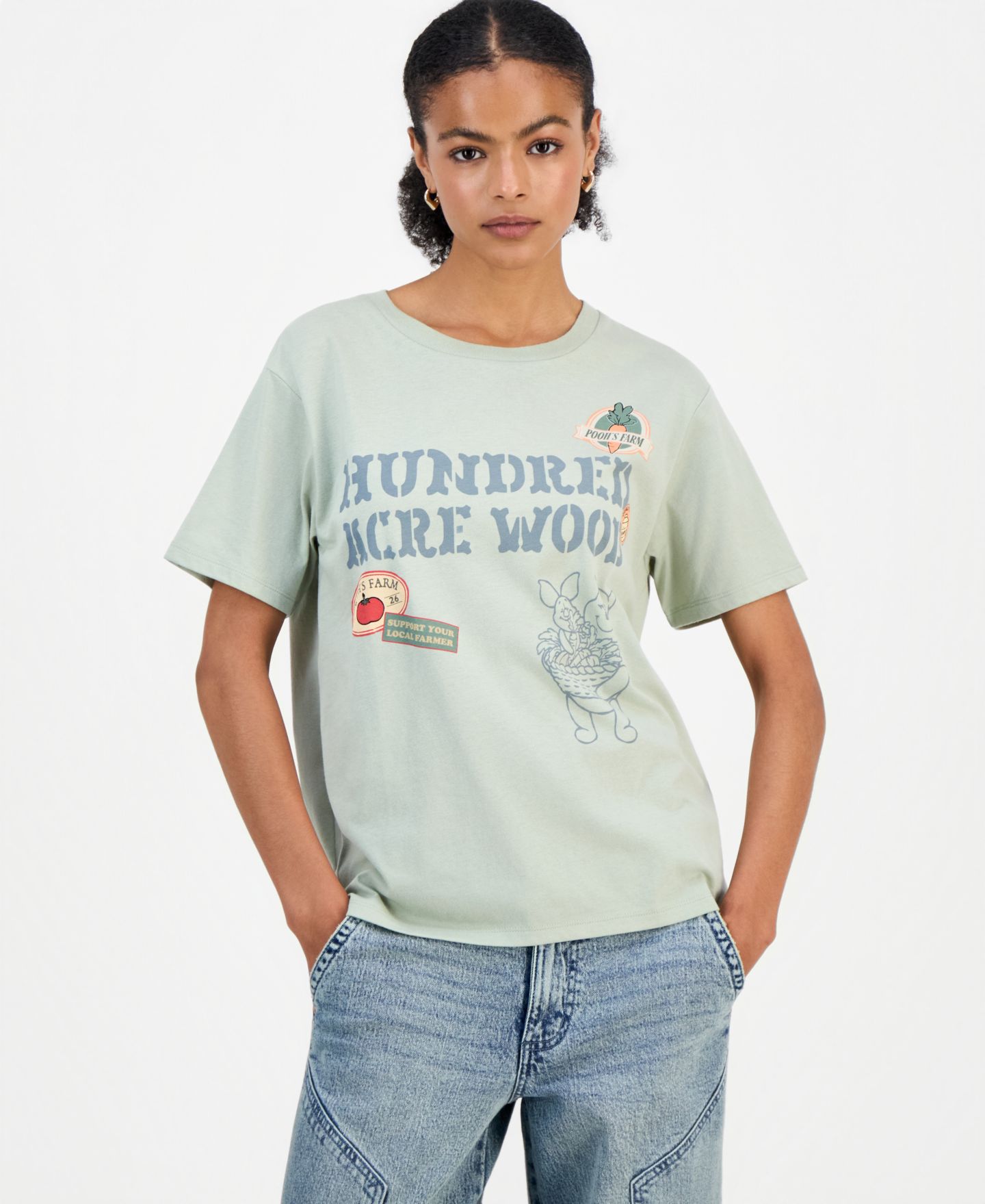 Женская футболка Disney Juniors' Pooh Hundred-Acre-Wood Graphic, цвет: Пустынный шалфейный — фото 1