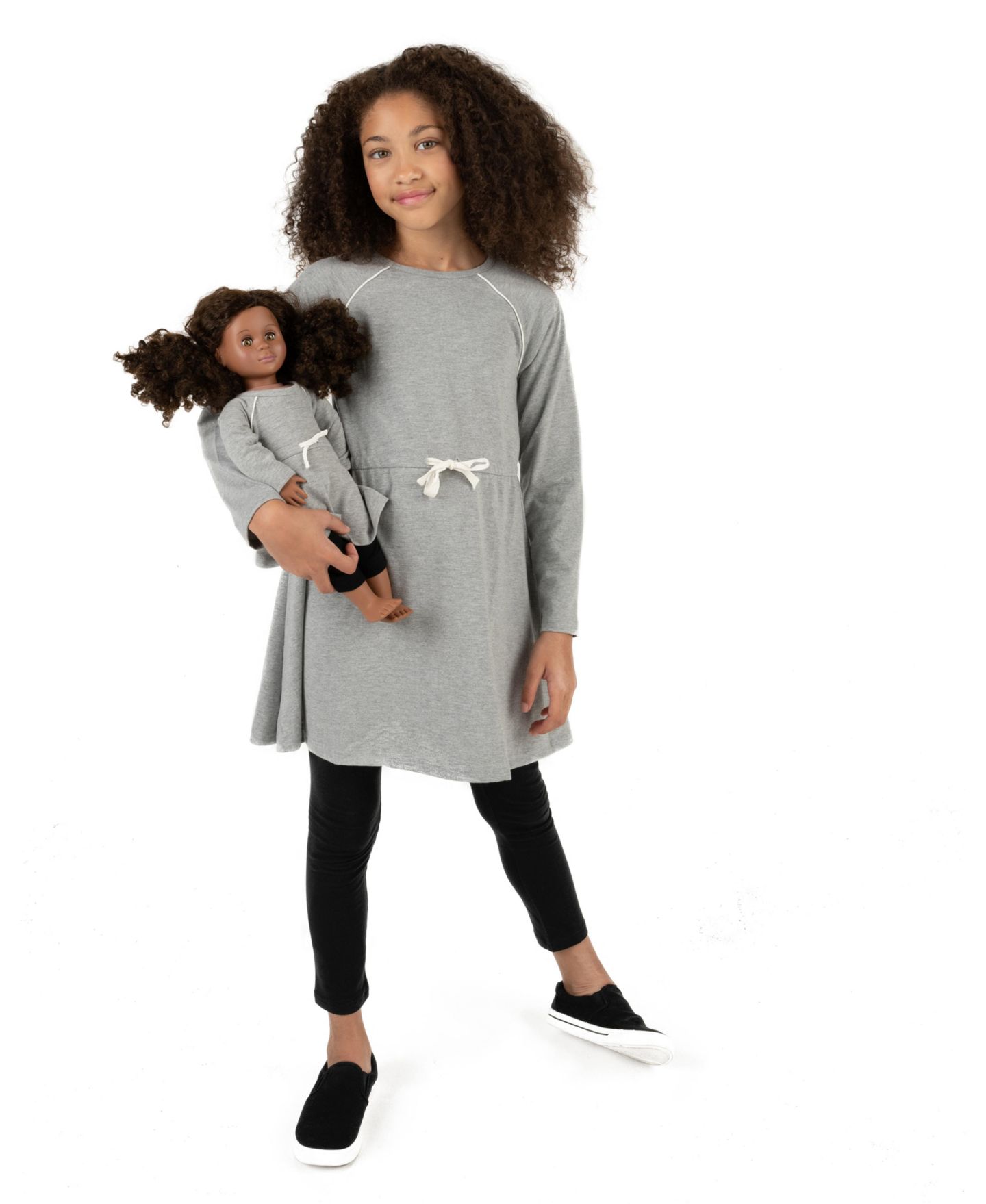 Платье Leveret Matching Girl & Doll Drawstring Cinch-Waist Long Sleeve Dress для девочек-малышей, цвет: Светлый серый — фото 3