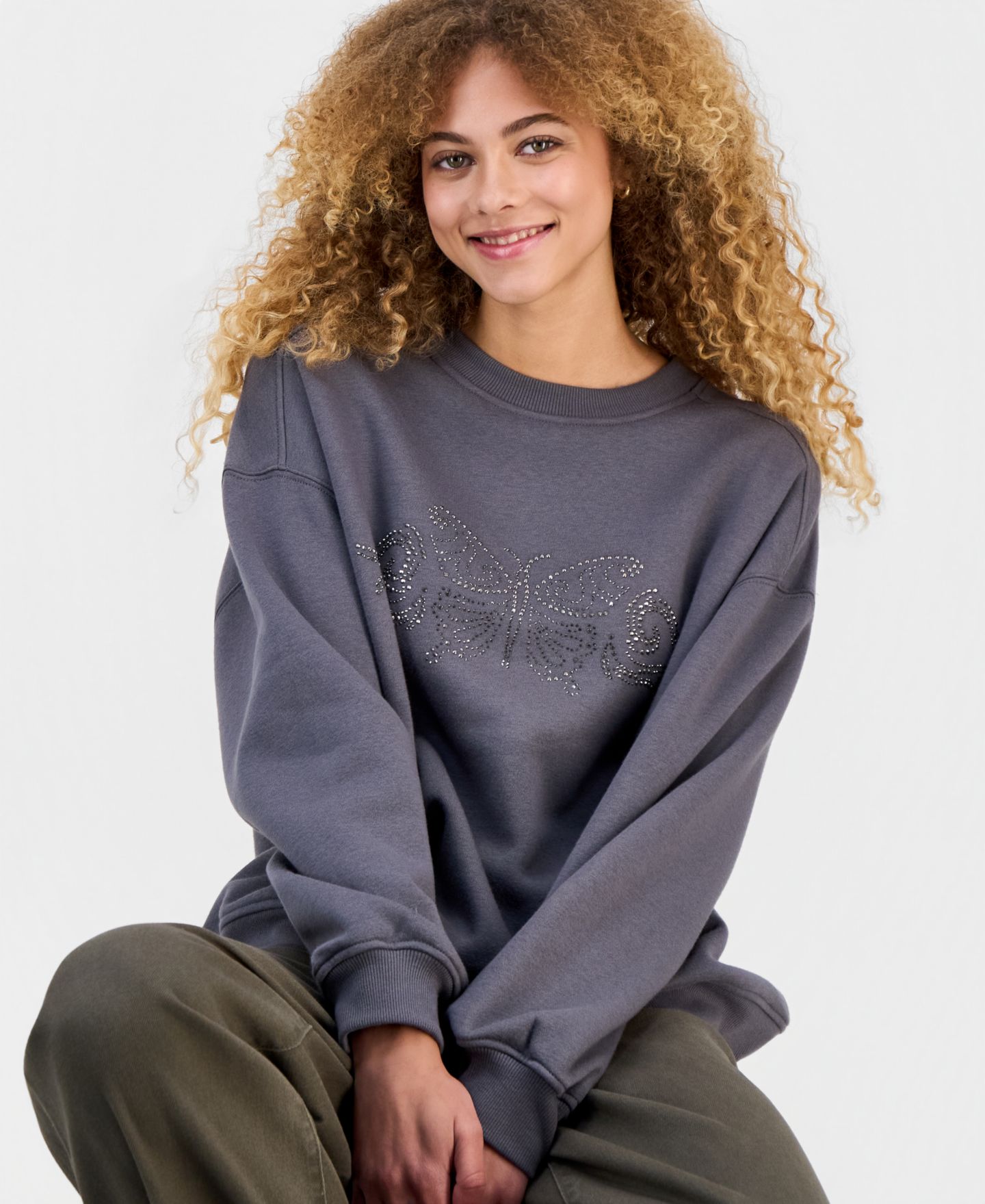 Женский свитшот Madden Girl Juniors' Embellished Crewneck, цвет: Угольный комбинированный — фото 3