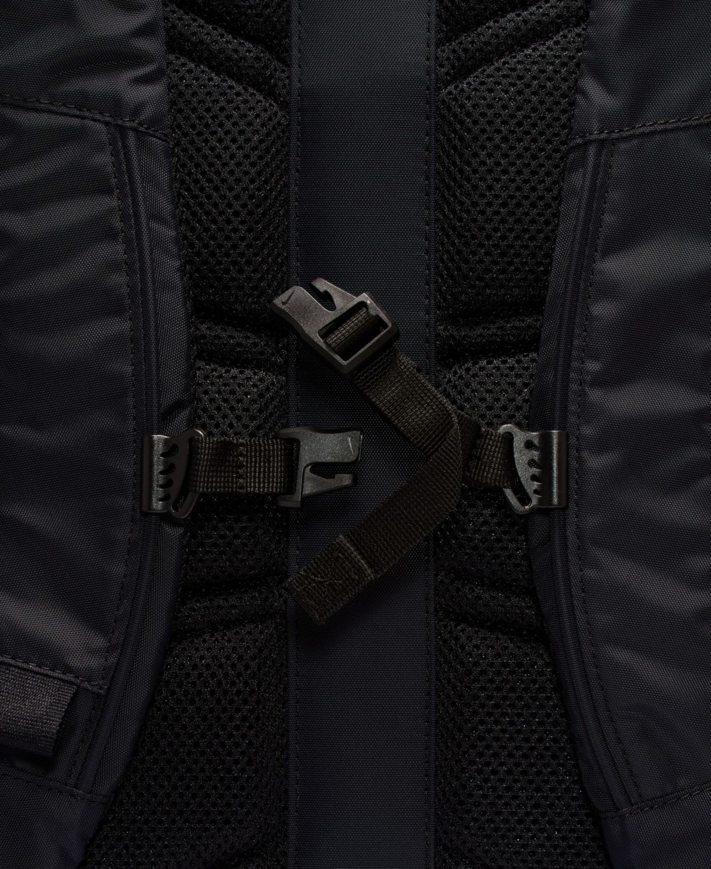 Рюкзак Nike Unisex Commute Zippered Travel, цвет: Чёрный / Серебряный — фото 8