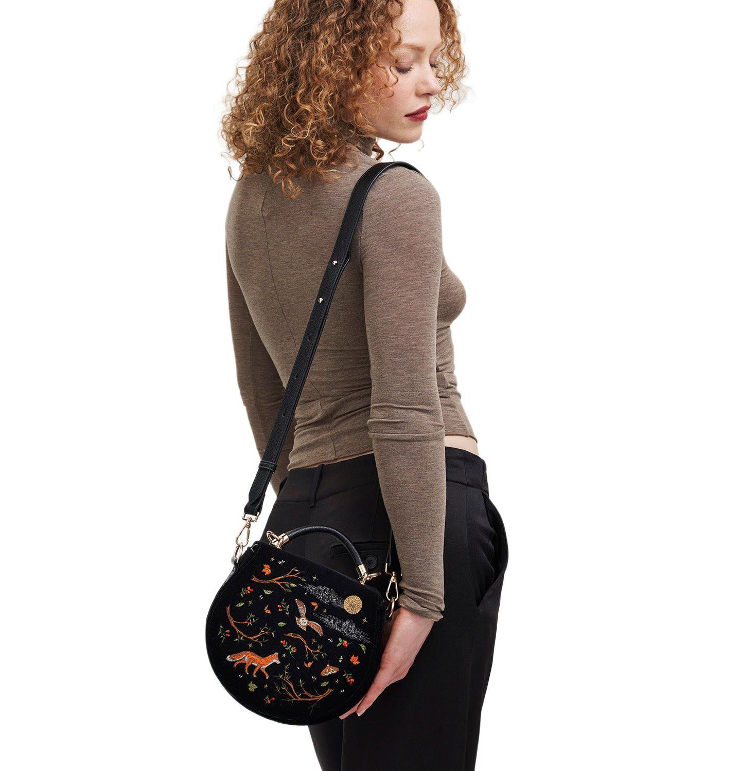 Женская сумка Fable England Fox And Owl Embroidered Top Handle Saddle, цвет: Чёрный — фото 2