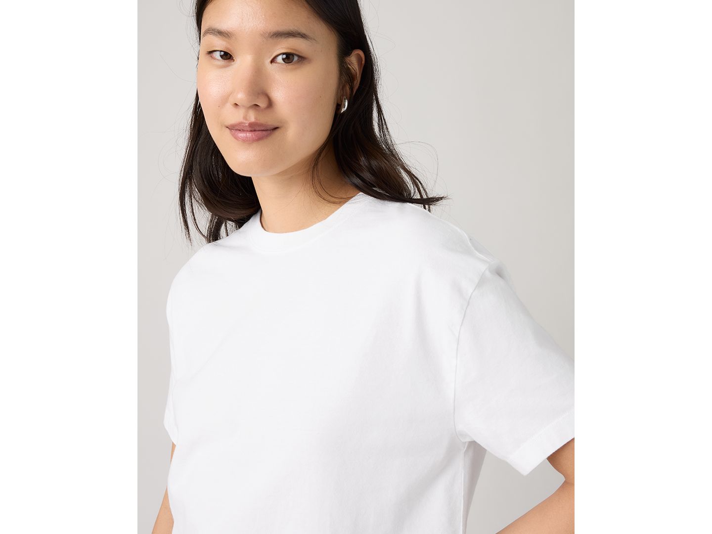 Женская футболка Levi's Crewneck Cropped, цвет: Яркий белый — фото 2