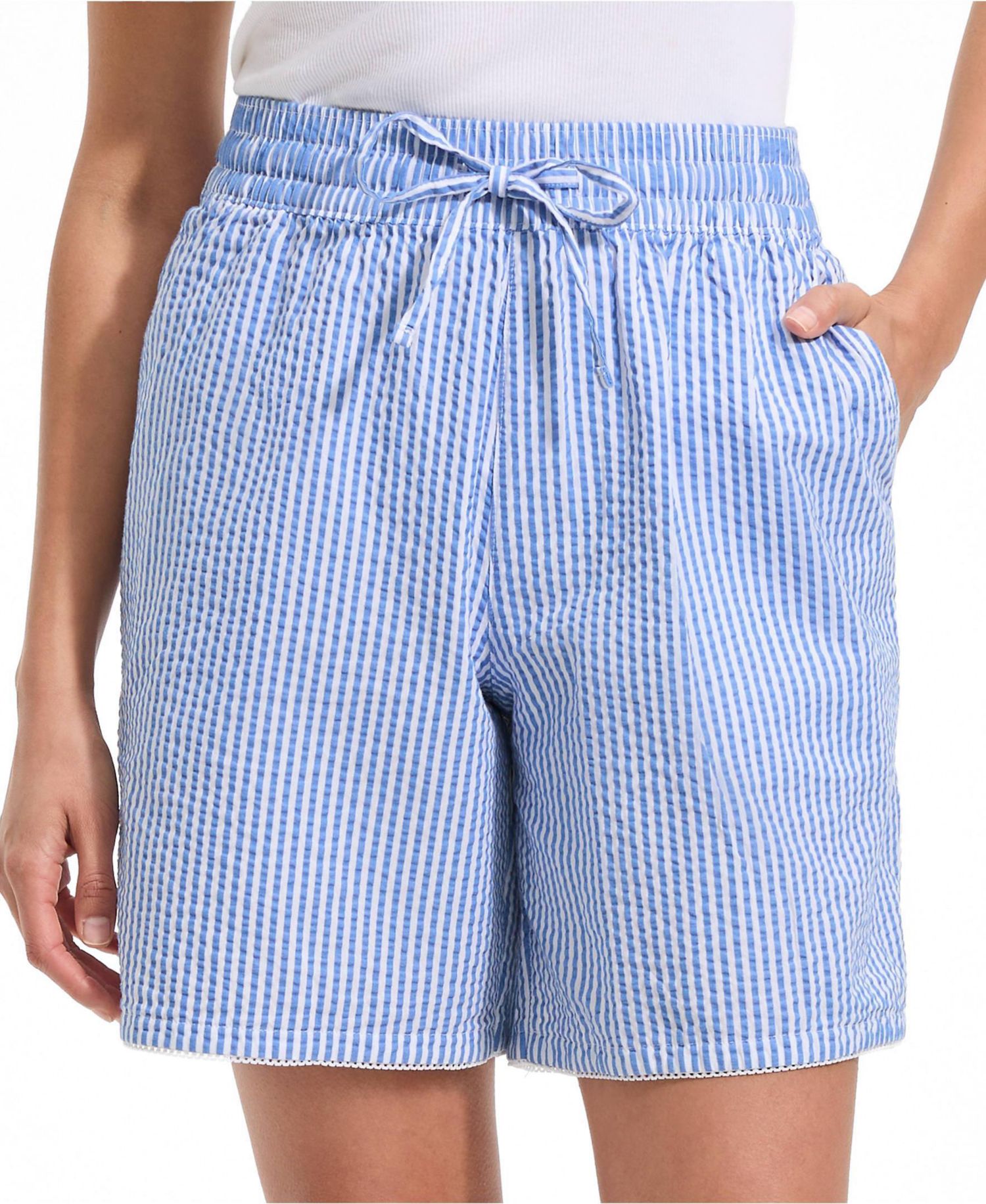 Women's Seersucker High Rise Pull On 7" Shorts