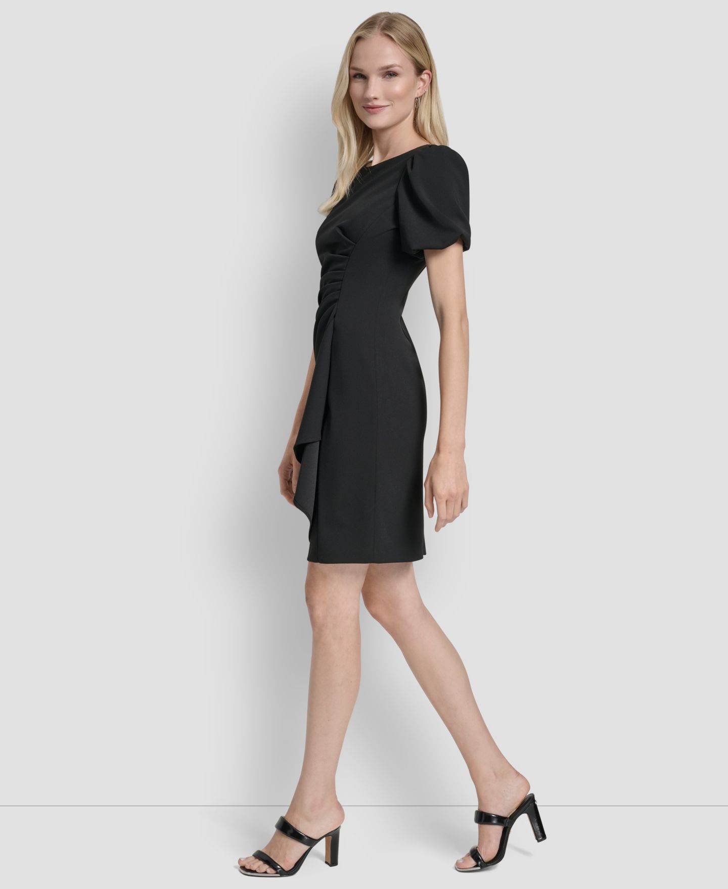 Женское платье DKNY Bubble-Sleeve Scuba Crepe Ruched Sheath, цвет: Чёрный — фото 3