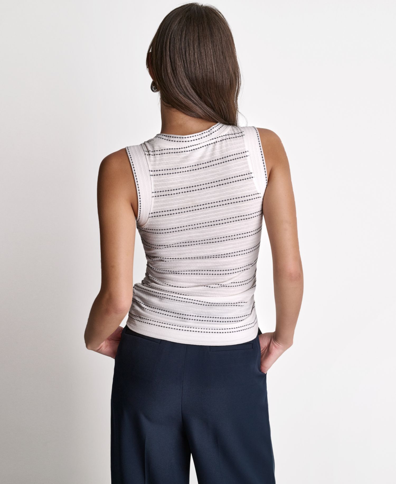 Women's Crewneck Sleeveless Knit Top