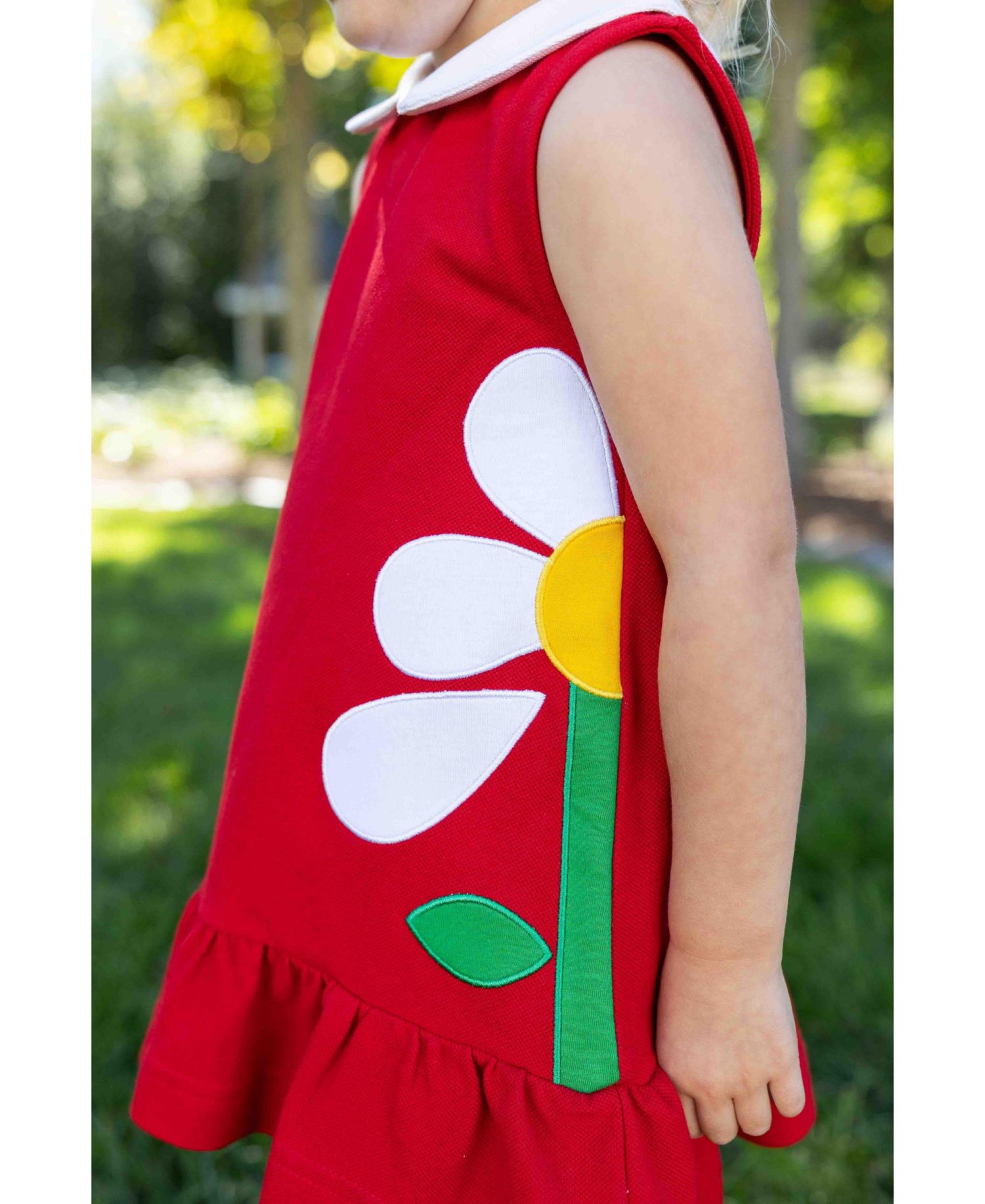 Little Girls Knit Dress With Flowers