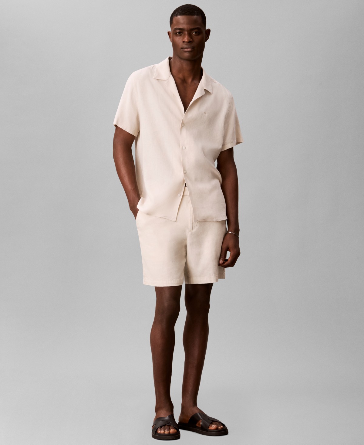 Мужские Calvin Klein Men's 7" Straight Linen Blend Elastic Waistband Shorts — фото 3