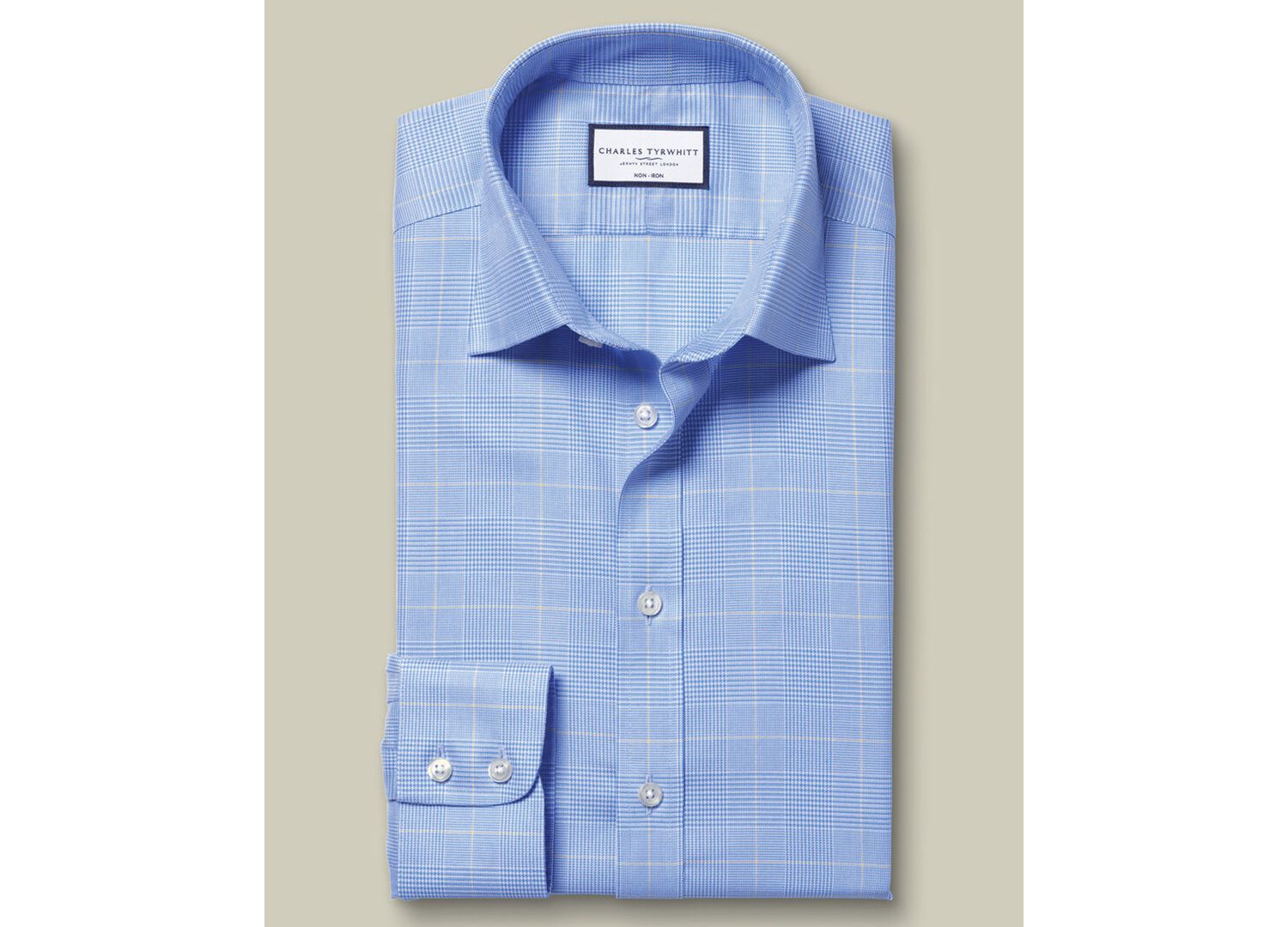 Men's Slim-Fit Spread Collar Dress Shirt