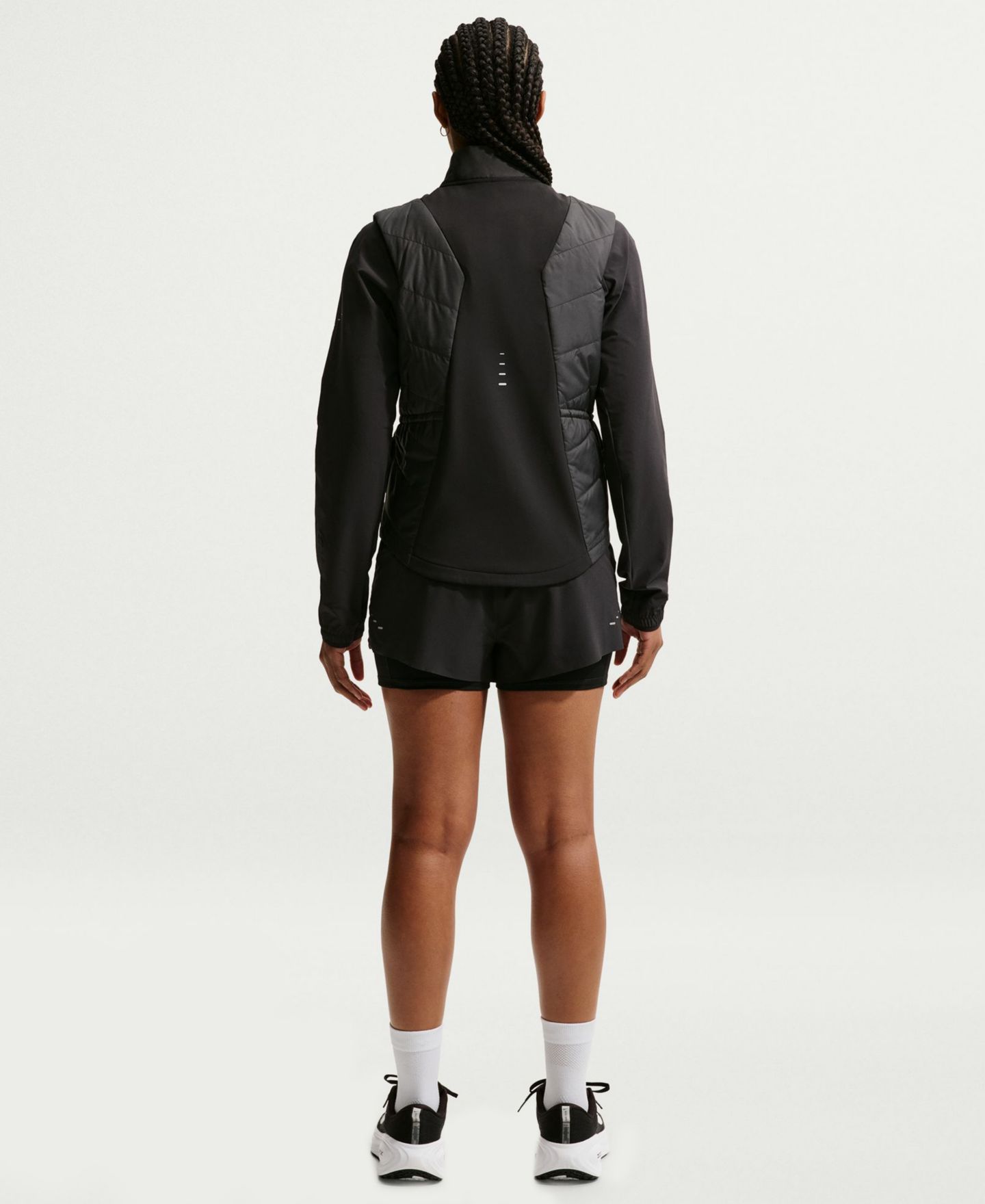 Женский жилет Nike Swift Therma-FIT Running, цвет: Чёрный / Светоотражающий — фото 5