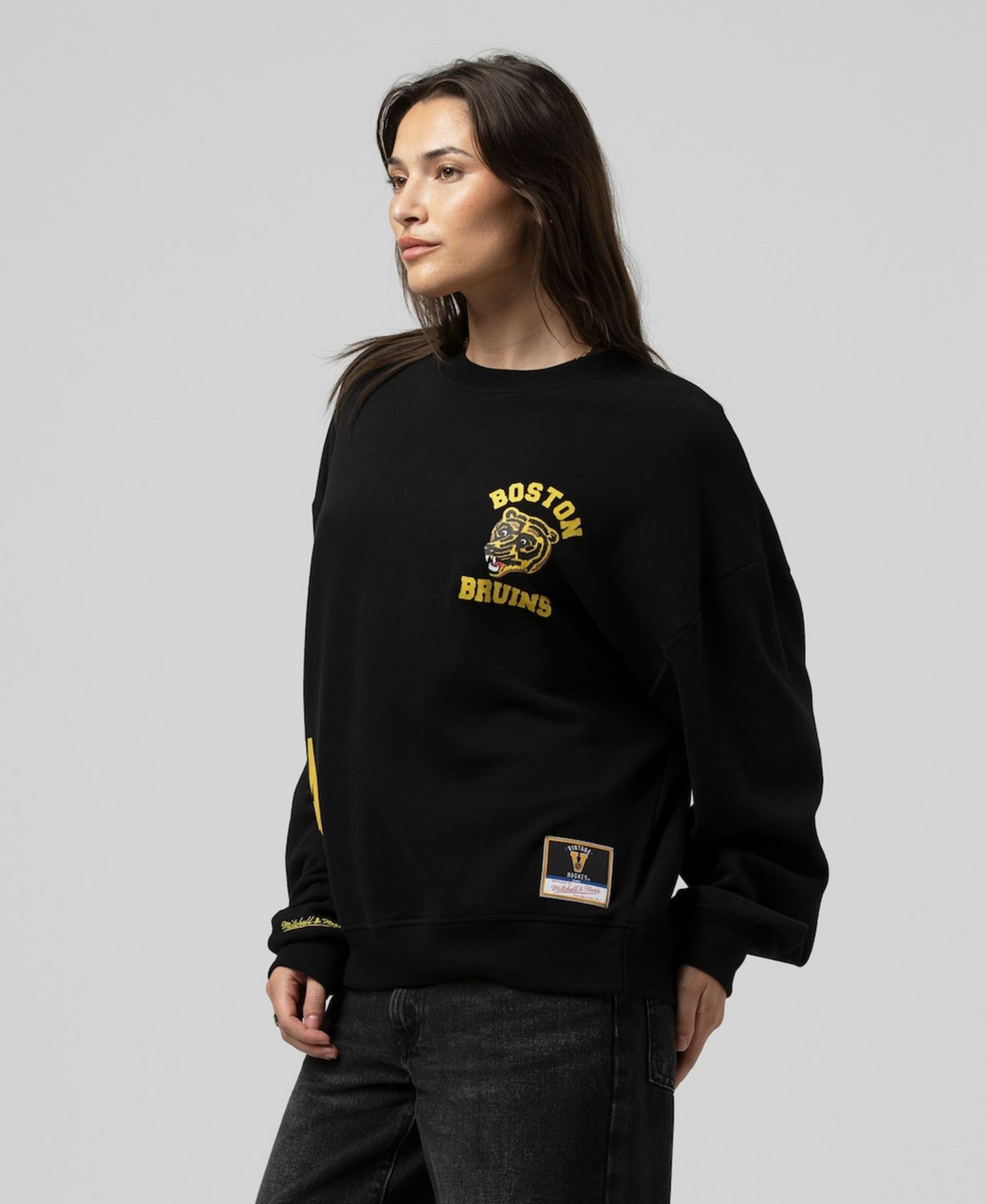 Women's Black Boston Bruins Vintage Crewneck Sweatshirt