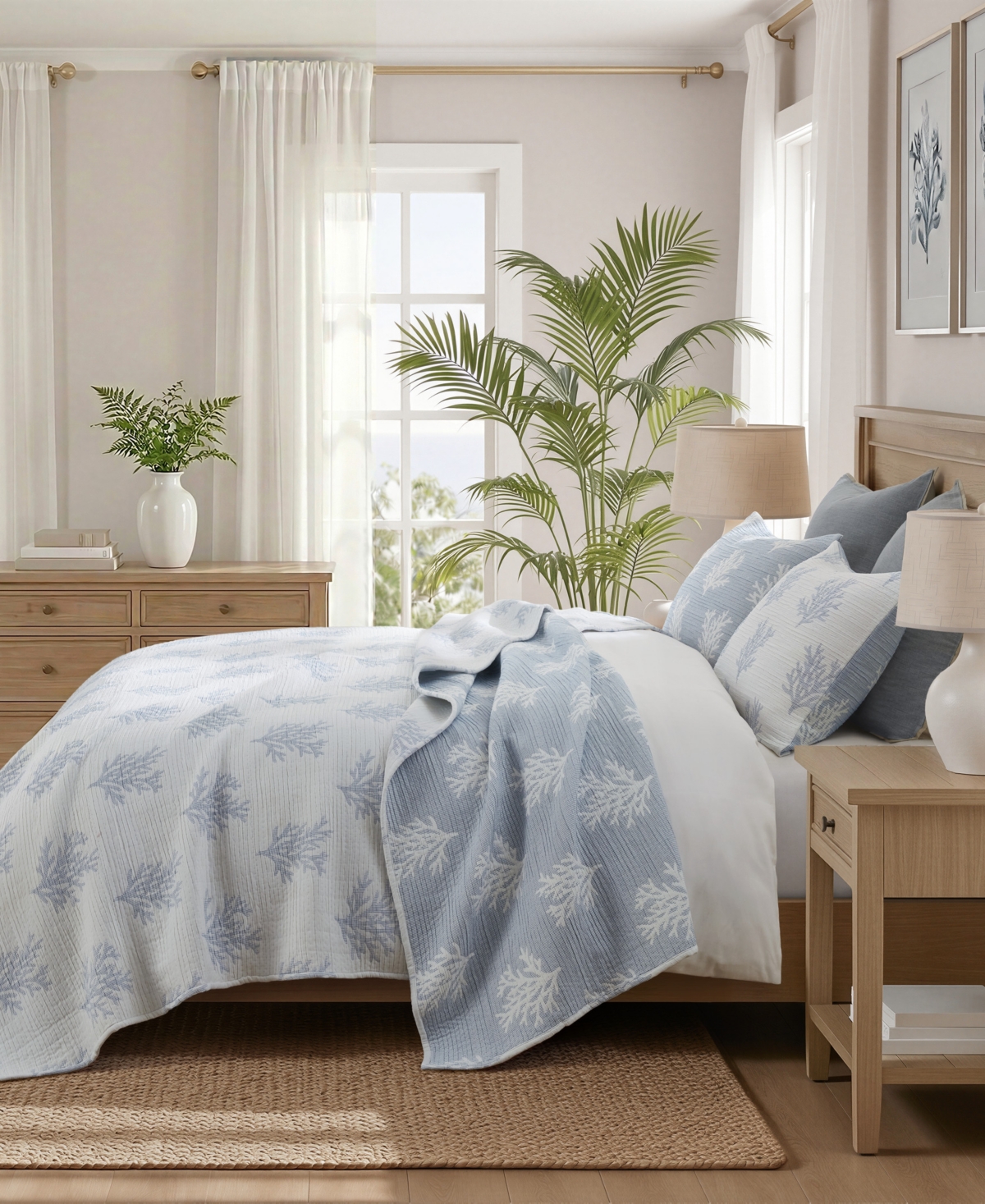 Harbor House Mia Coral Jacquard Reversible Lightweight 3-Piece Quilt Set, Full/Queen