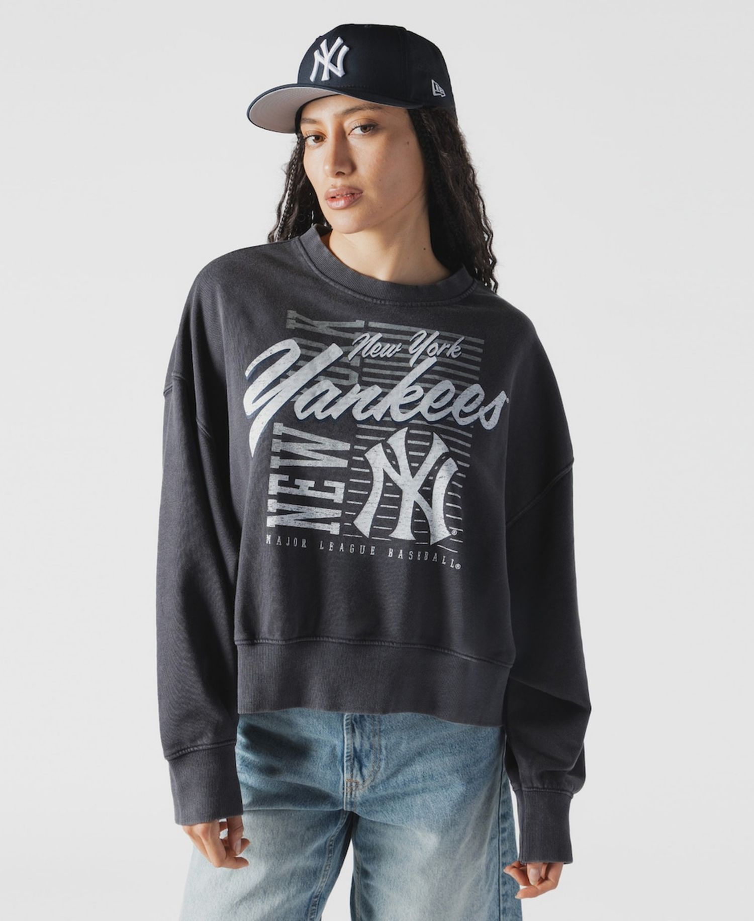 Women's Navy New York Yankees Boxy Mineral Wash Dolmen Sleeve Cropped Sweatshirt