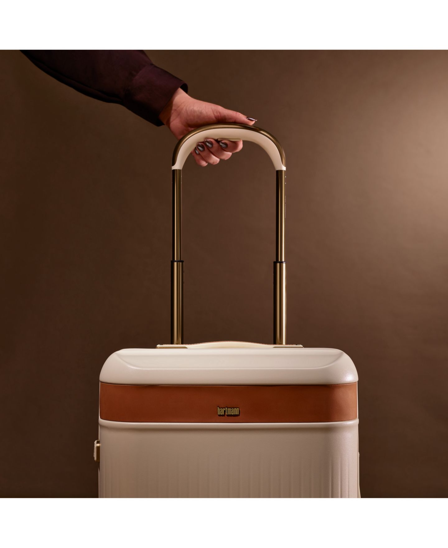Чемодан Hartmann Reserve Carry-On Spinner Luggage, цвет: Экрю — фото 6
