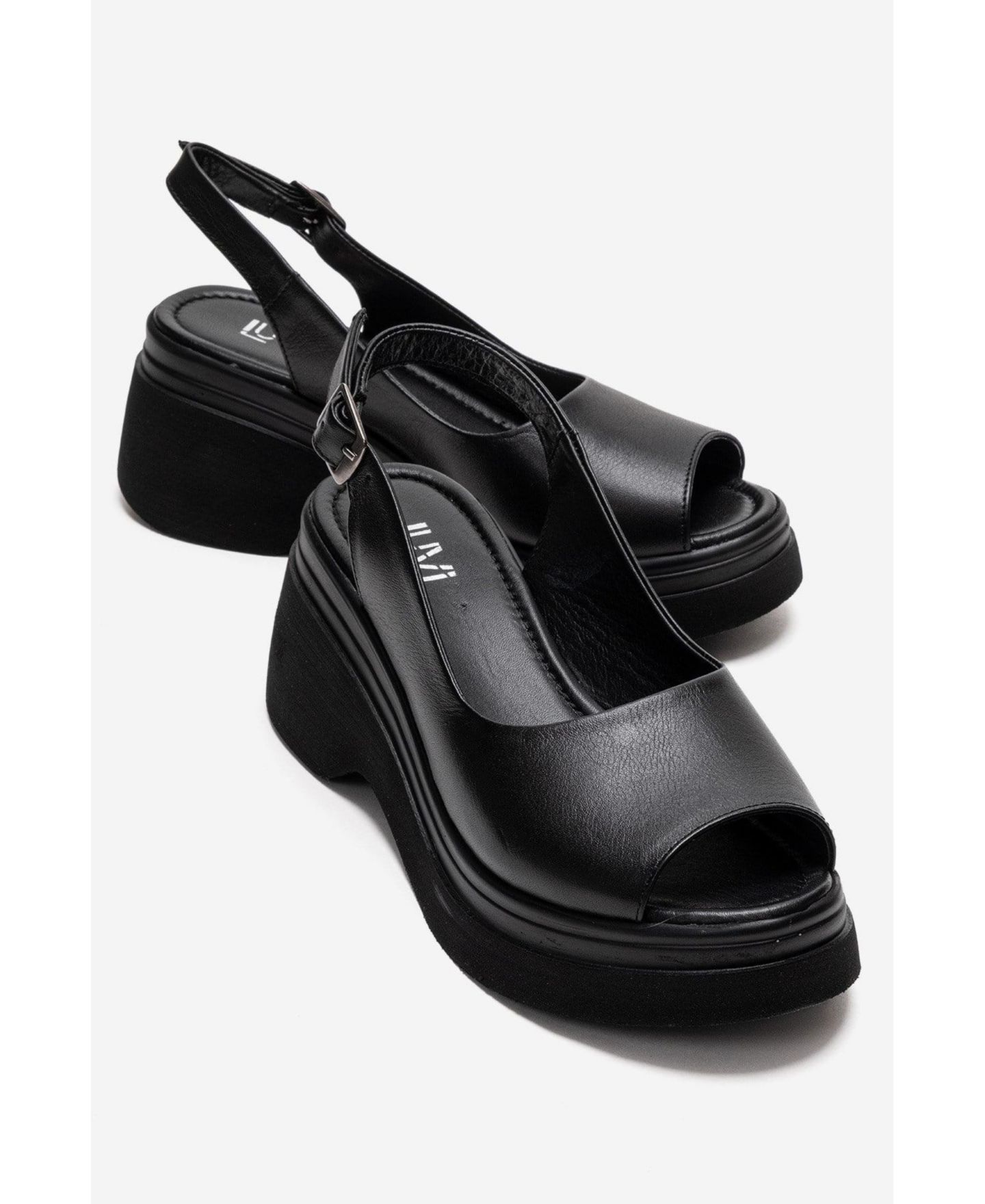 Женские сандалии Forever & Always Shoes Laure Leather Wedge Sandal, цвет: Чёрный — фото 4