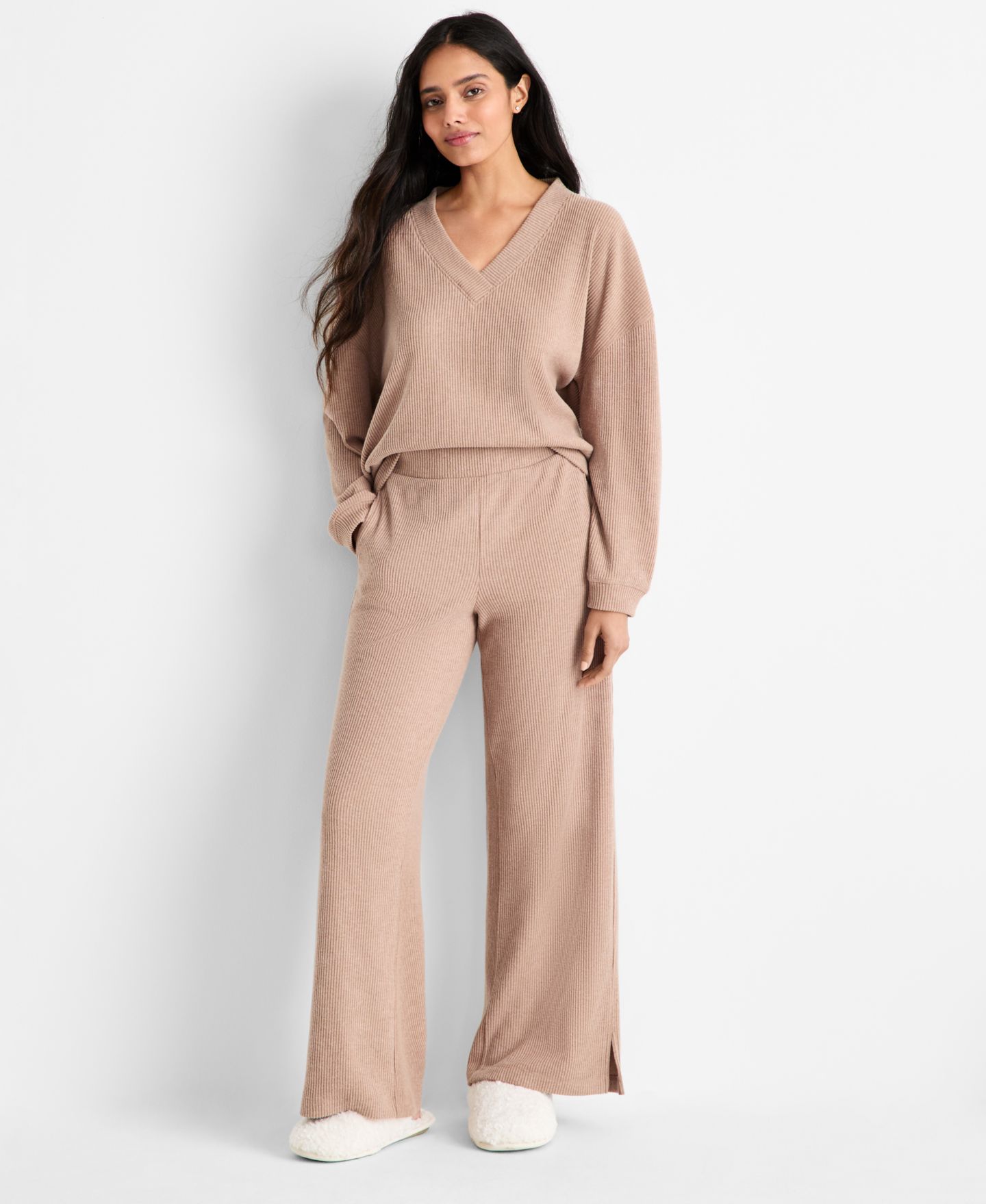 Женский комплект State of Day Ribbed V-Neck Lounge Pant Set, цвет: Cave — фото 1