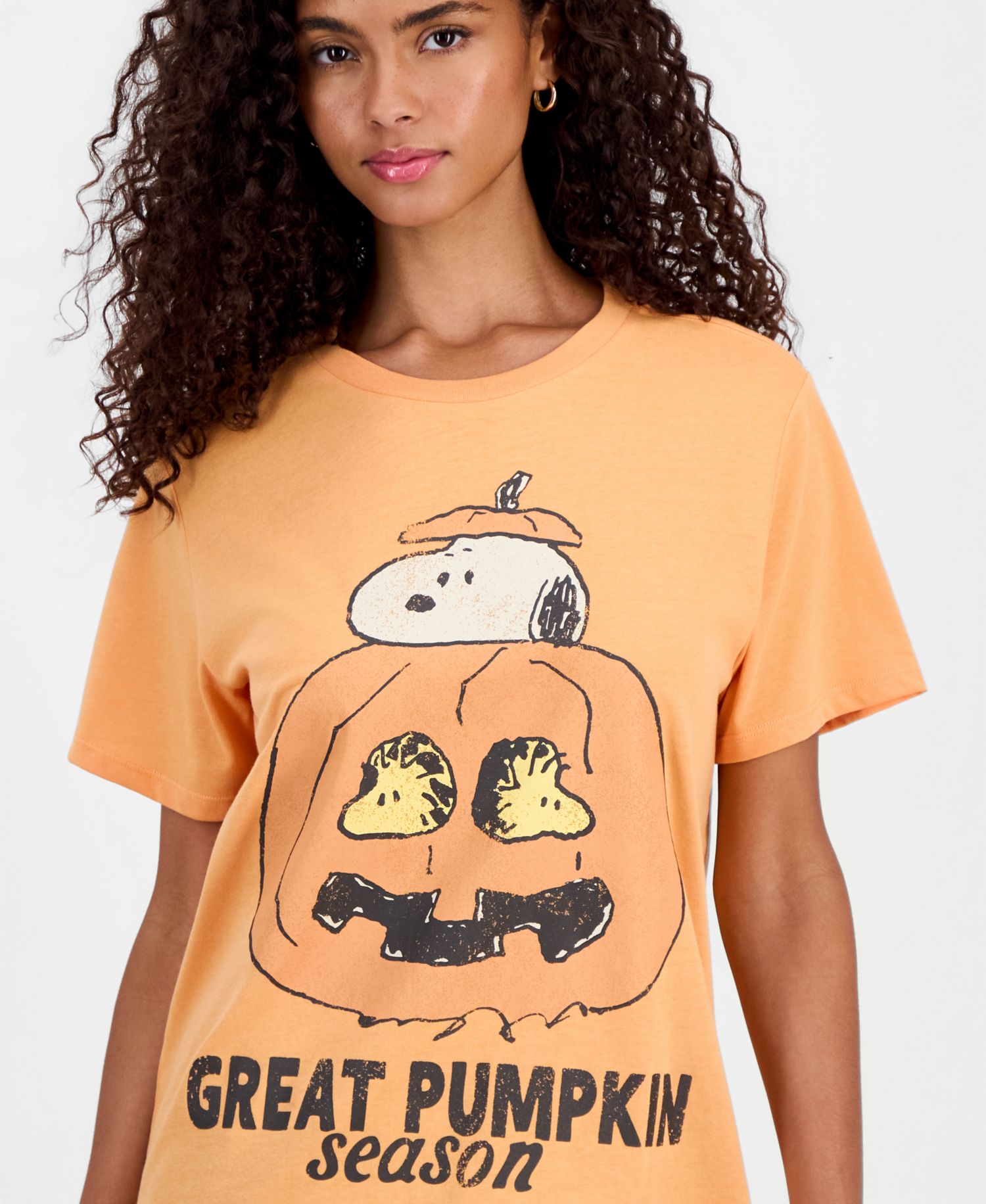 Juniors' Snoopy Pumpkin Graphic-Print T-Shirt