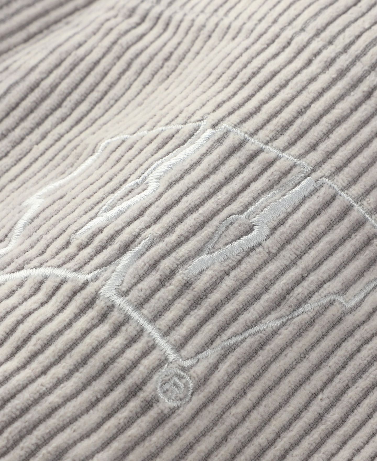 Женские куртки Gameday Couture Gray Distressed Wisconsin Badgers Vintage-Like Wash Corduroy Full-Snap Hooded Shacket — фото 5