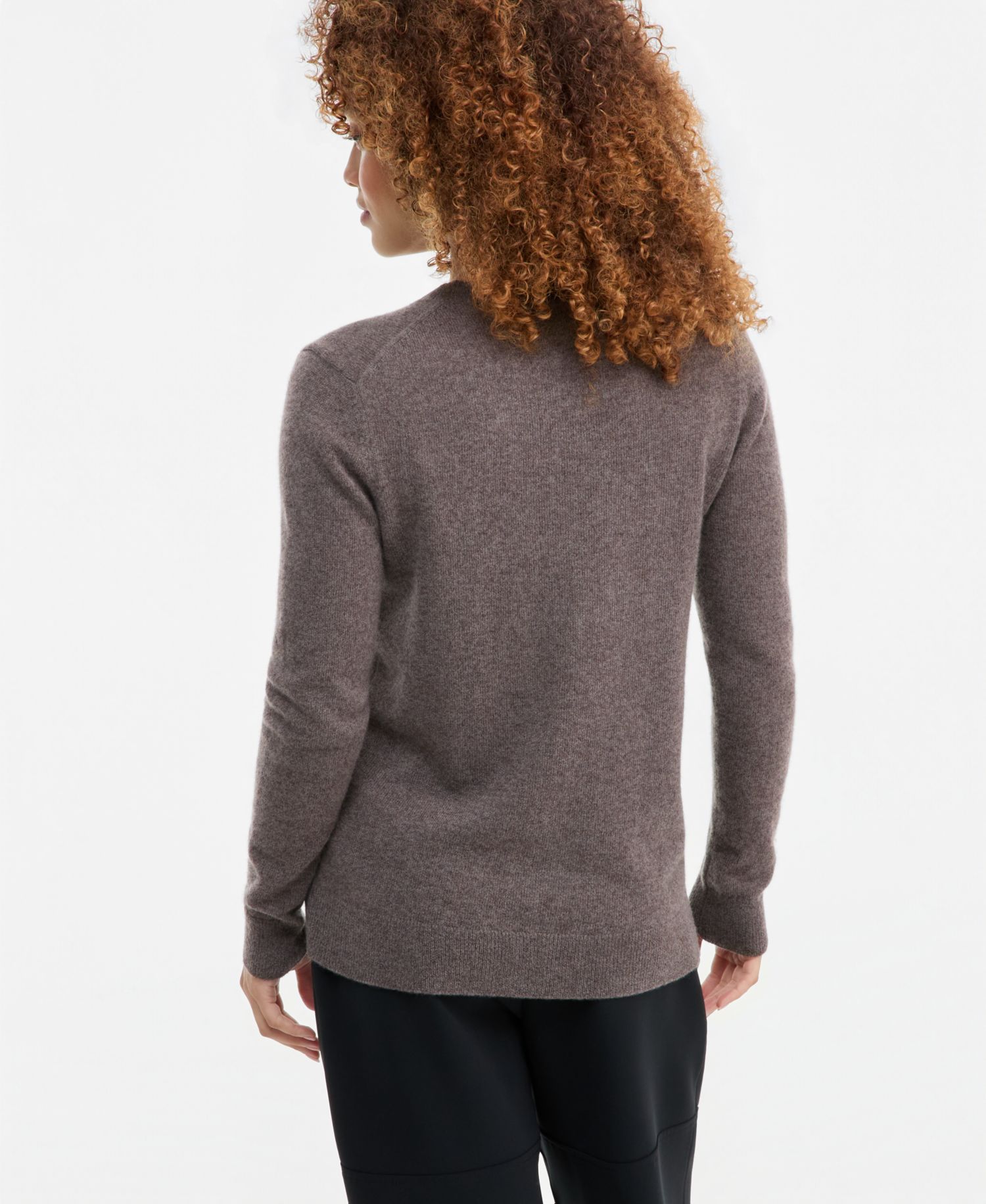 100% Cashmere Petite V-Neck Long-Sleeve Sweater