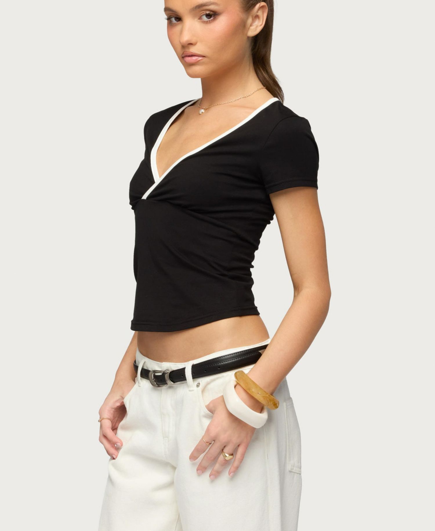 Women's Yulenna Contrast V Neck Top