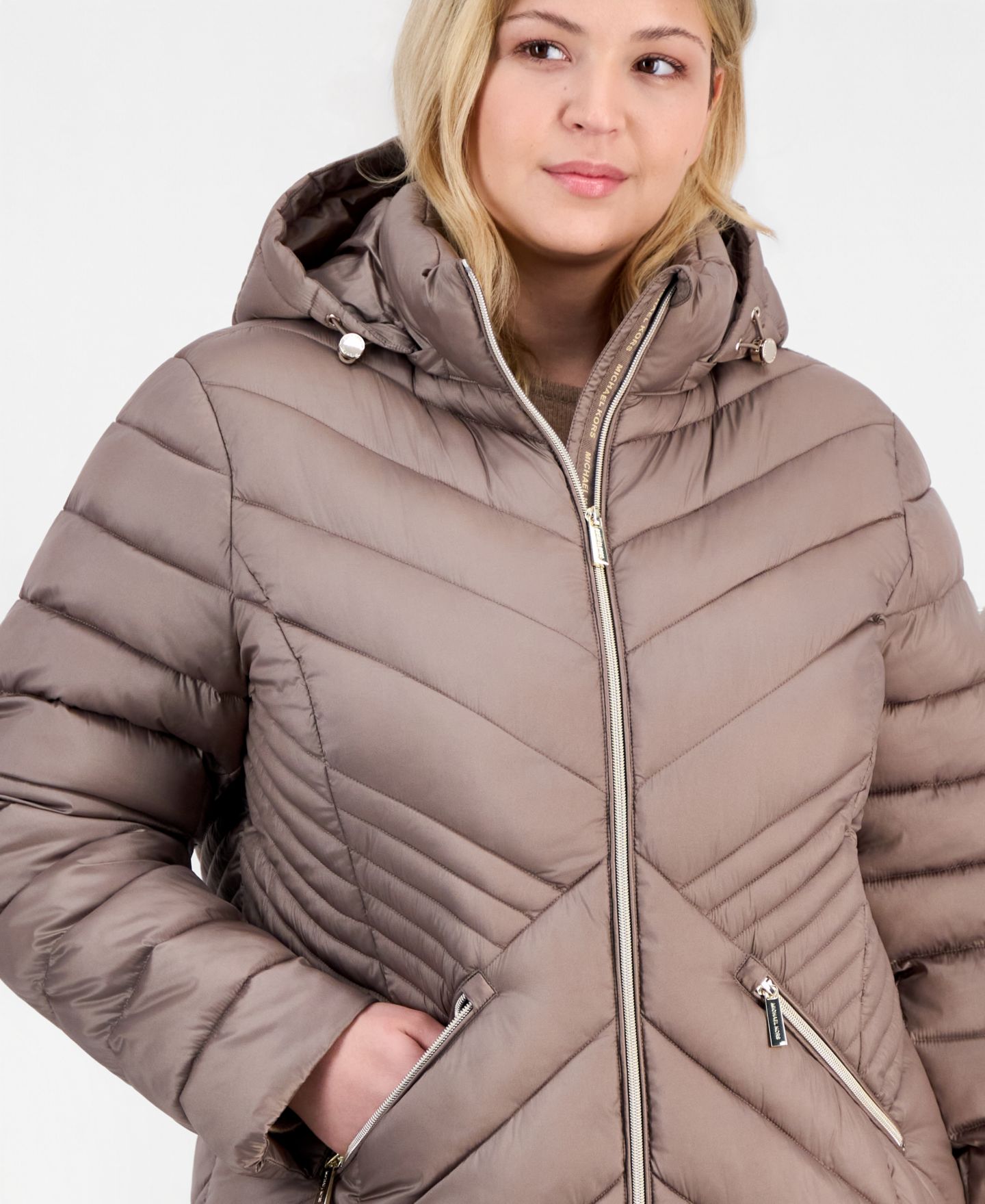 Женская куртка Michael Kors Plus Size Hooded Packable Puffer, цвет: Чёрный — фото 2