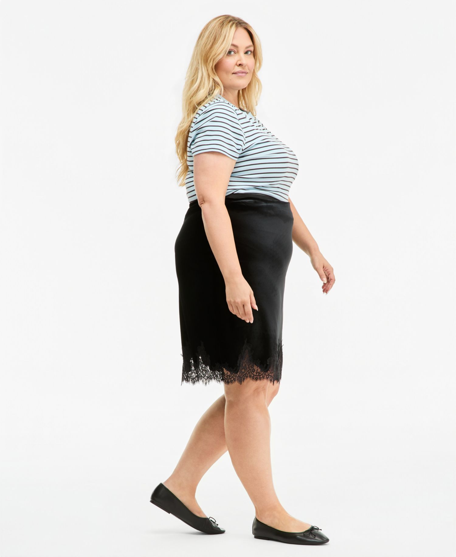 Trendy Plus Size Velvet Lace-Hem Skirt