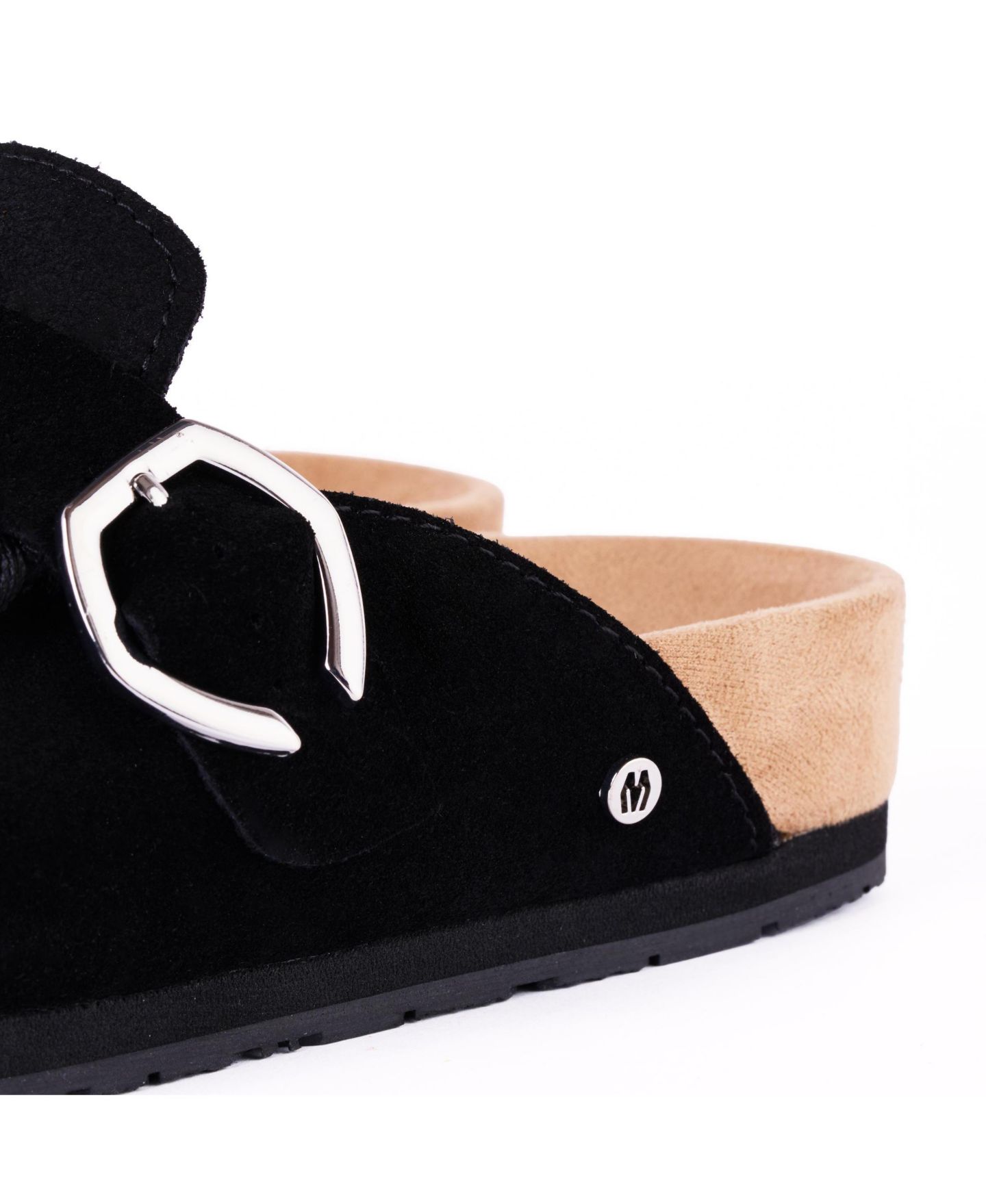 Женские сабо Minnetonka Rhinestone Suede Adjustable Buckle, цвет: Чёрный — фото 6