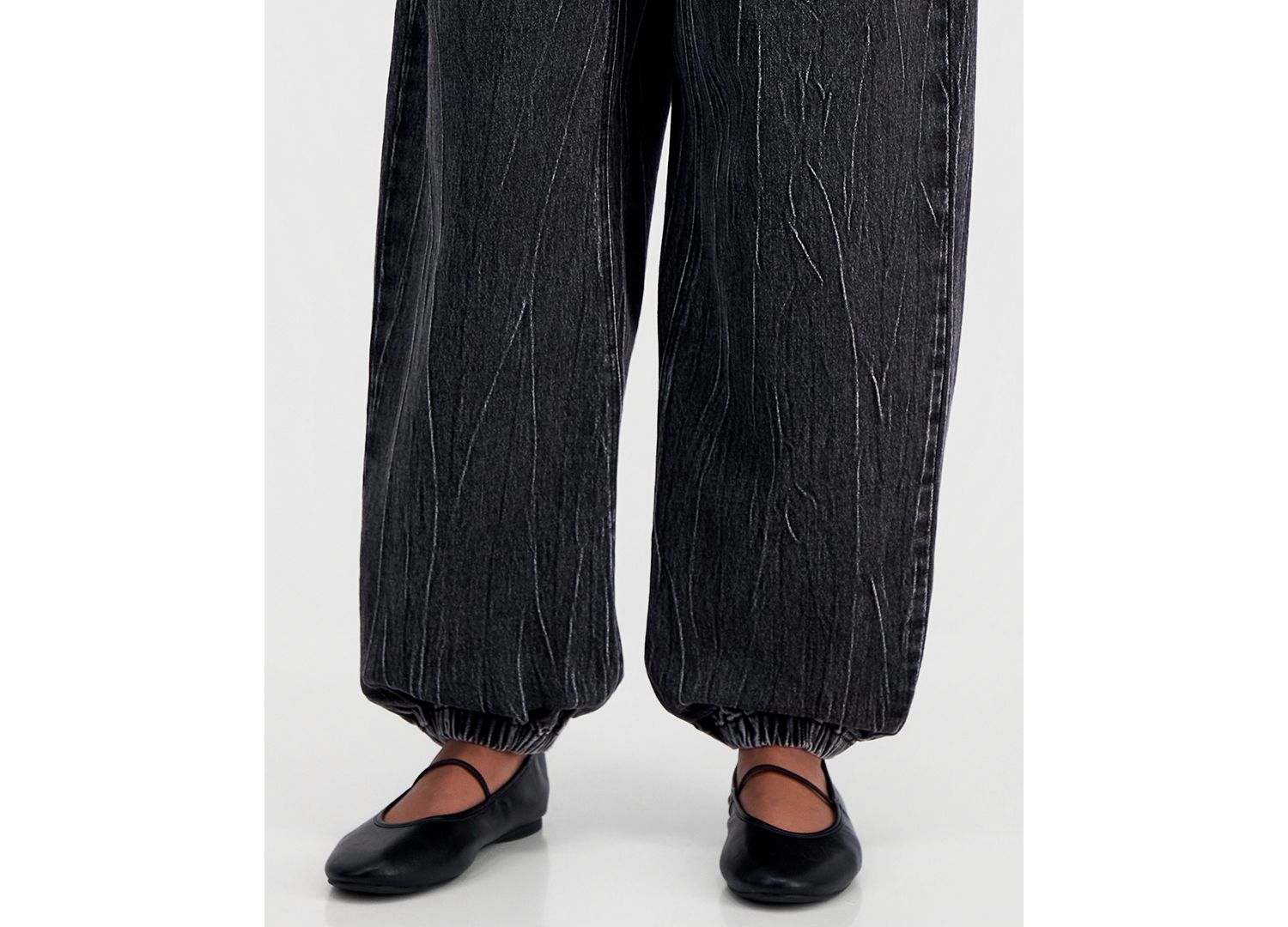 Juniors' Balloon-Leg Jogger Jeans