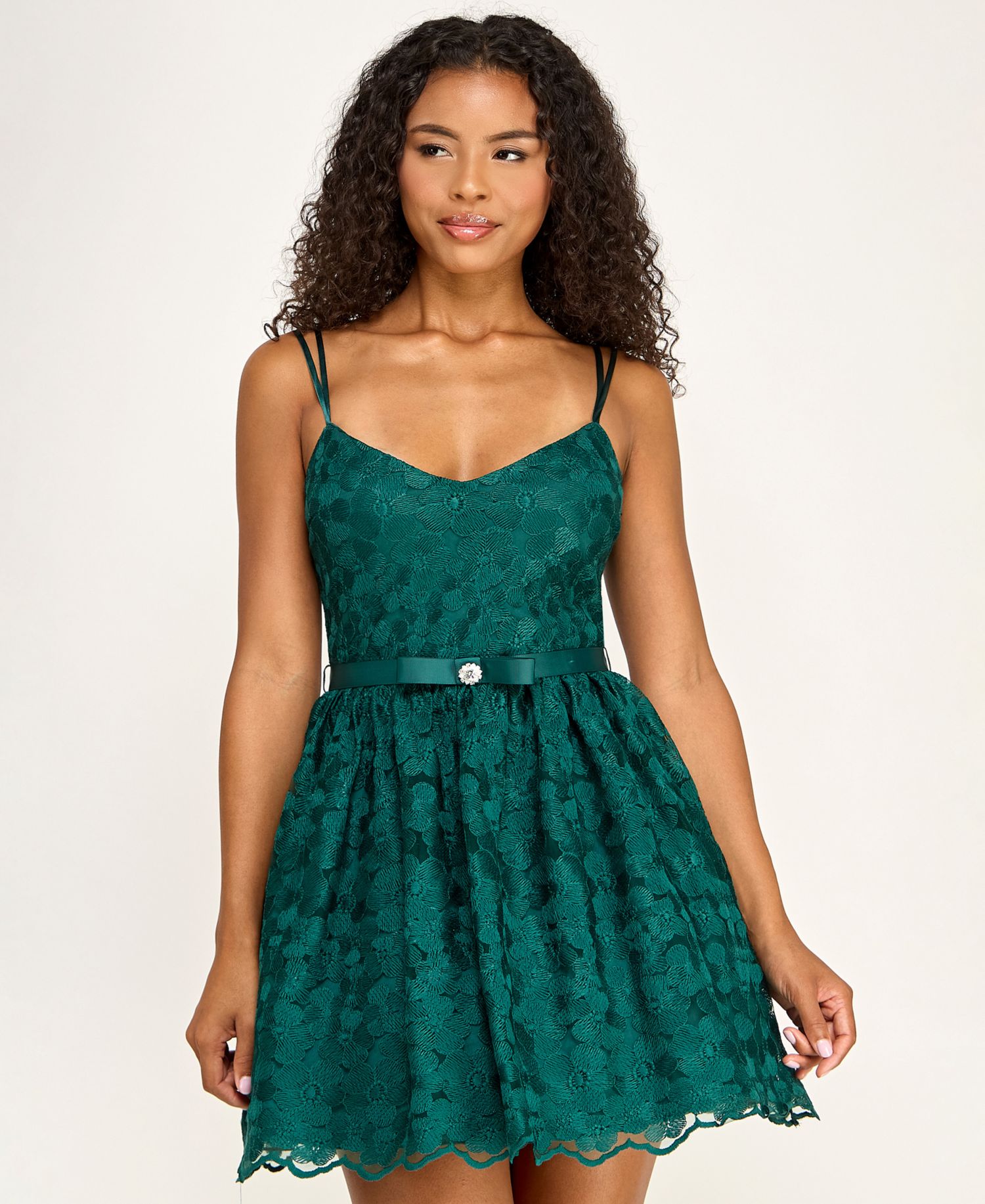 Juniors' V-Neck Sleeveless Dress