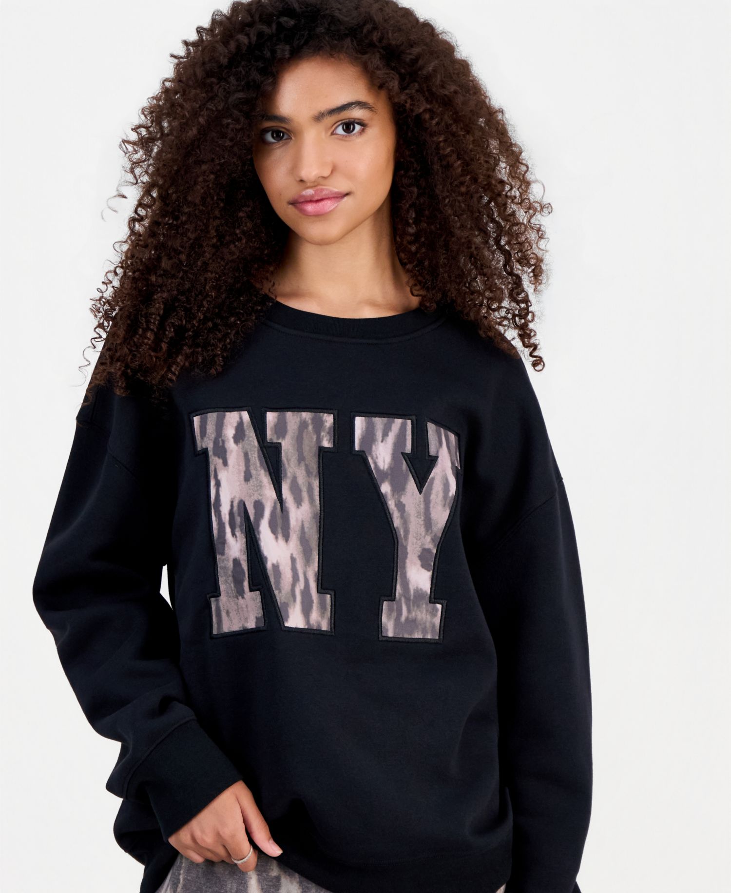 Juniors' Applique Crewneck Sweatshirt