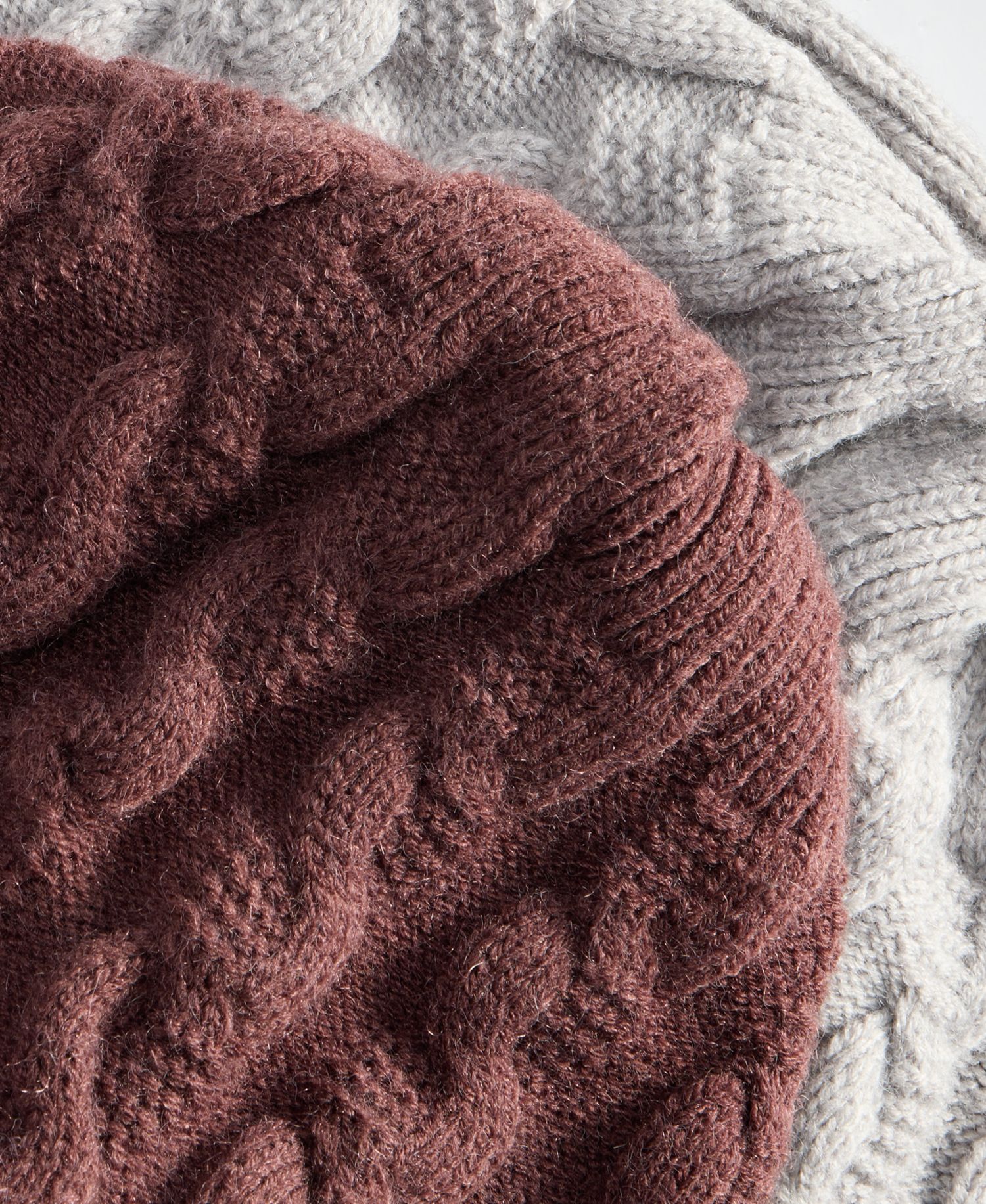 Women's Cable-Knit Newsboy Cap