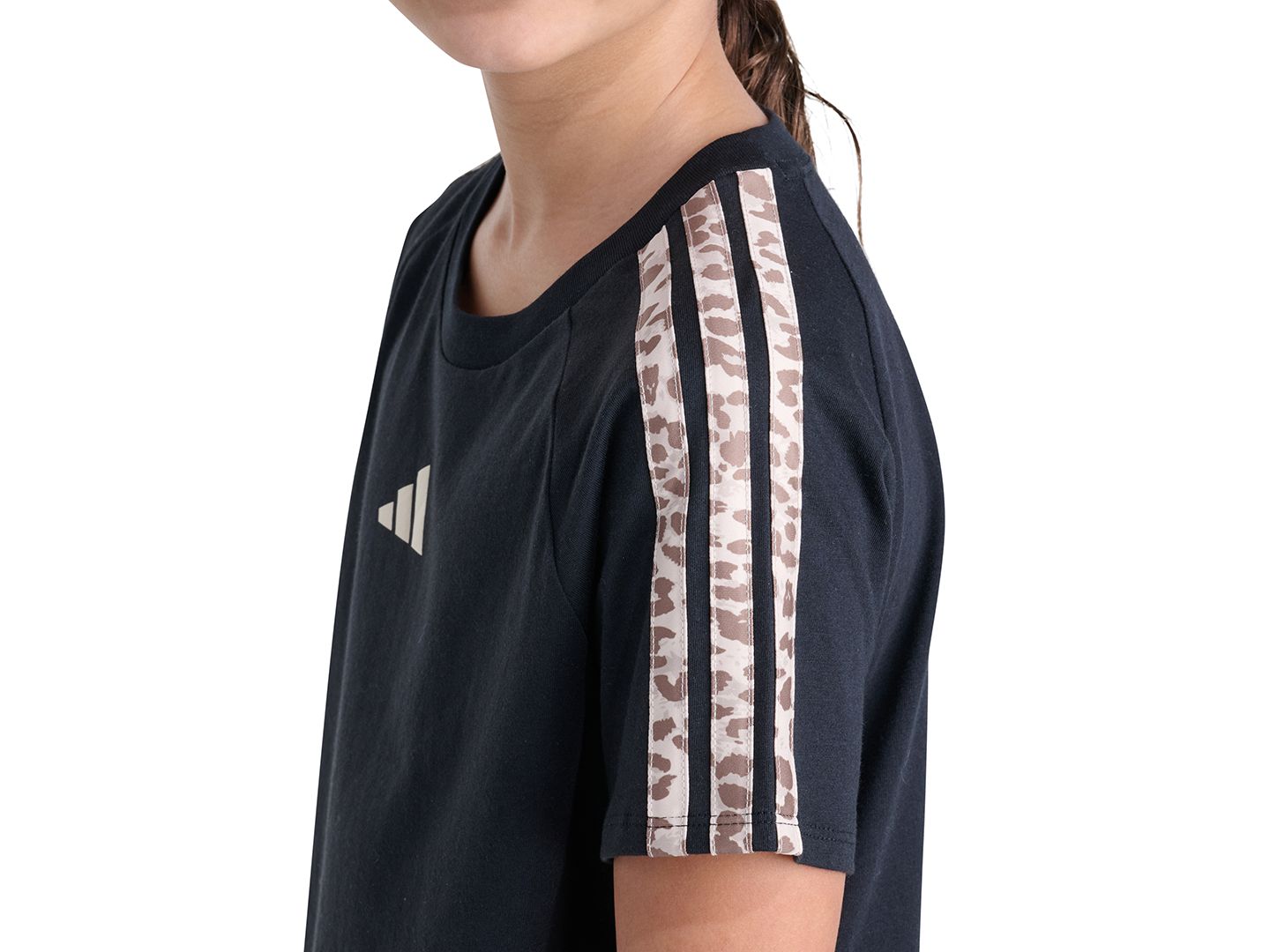 Футболка adidas Print 3-Stripe Short-Sleeve Raglan T-Shirt для девочек, цвет: Чёрный — фото 3