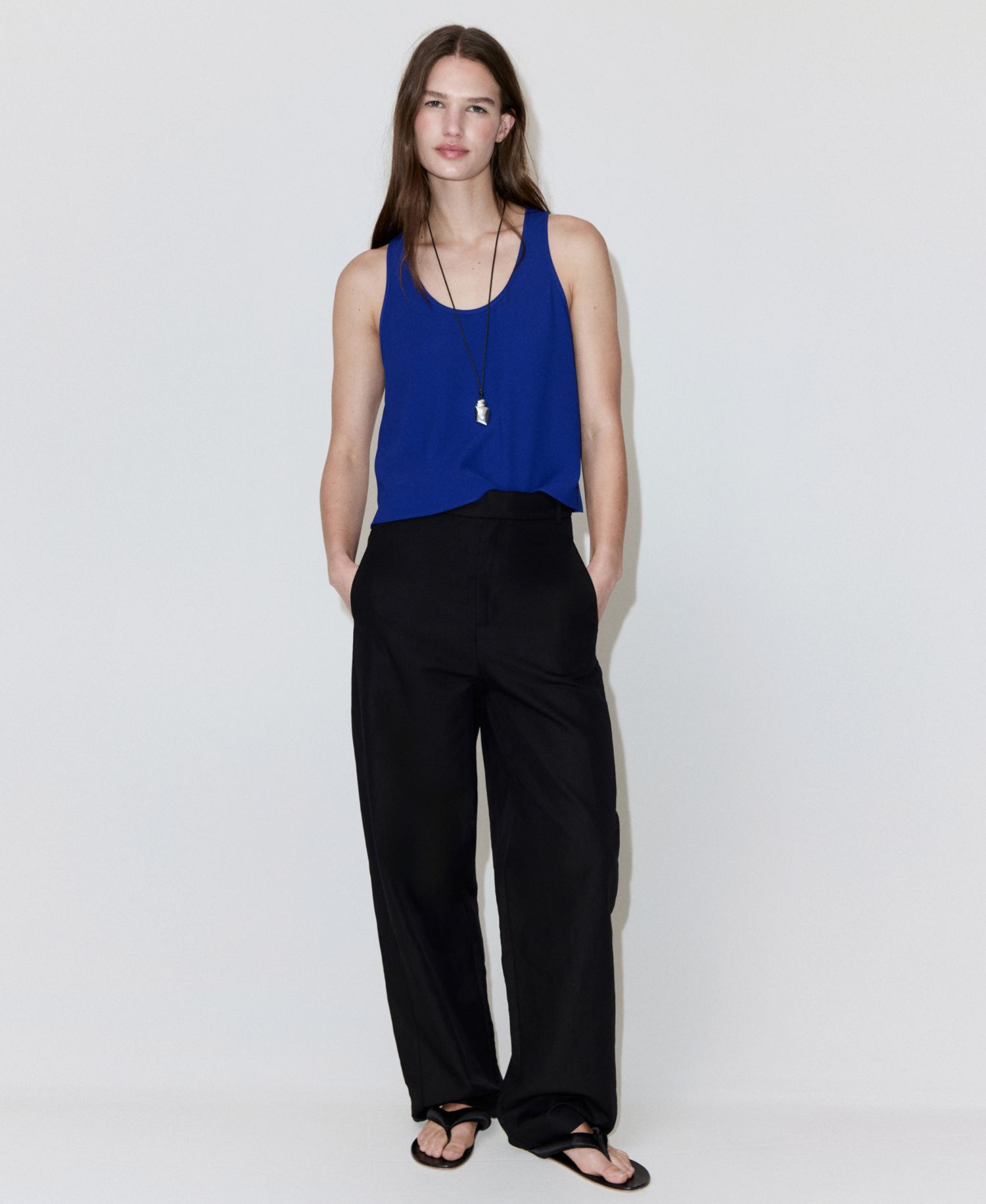 Women's Round Neckline Crop Top
