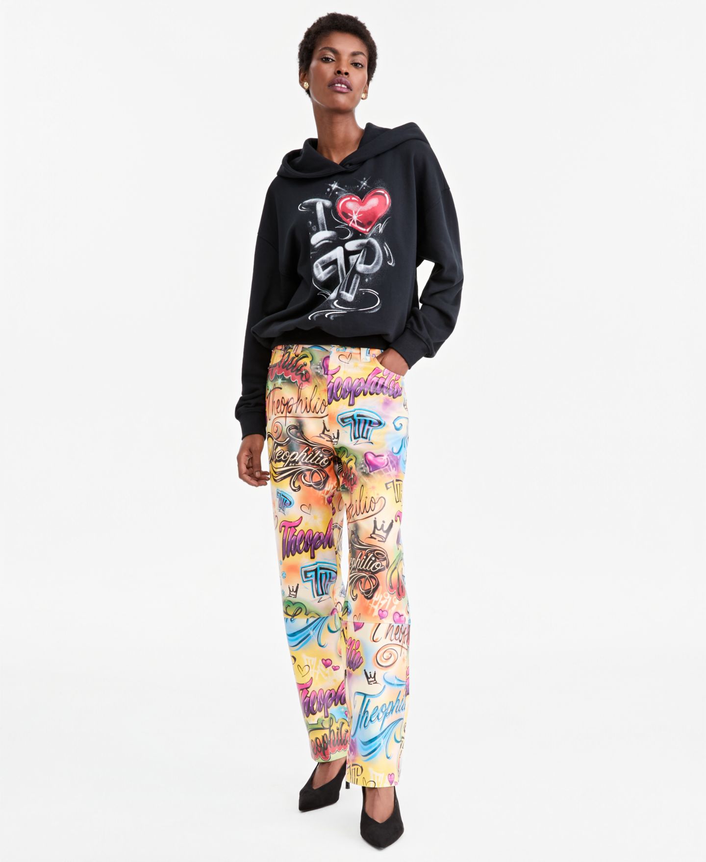 Theophilio | Macy's Женские прямые брюки Theophilio из экокожи с принтом граффити и высокой посадкой — фото 2