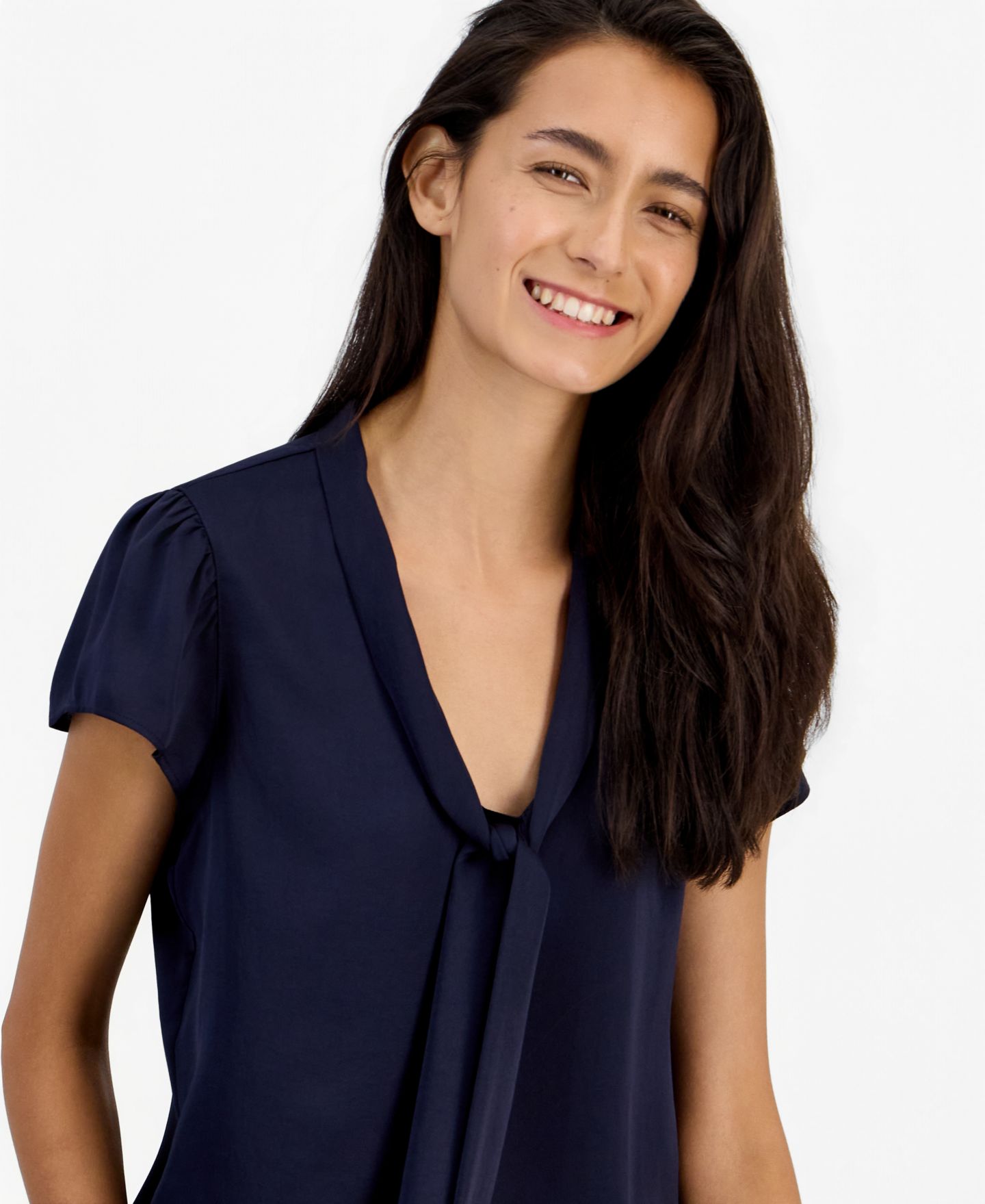 Женская блузка Bar III Satin Tie-Neck Flutter-Sleeve Short-Sleeve Blouse, цвет: Тёмно-синий — фото 2