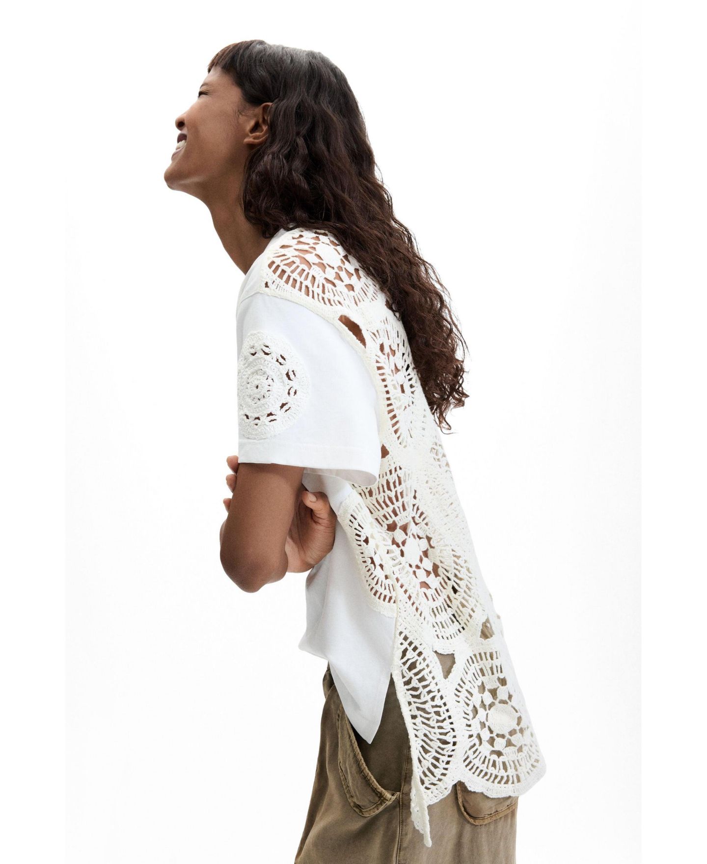 Женская футболка Desigual Embroidered, цвет: Молочный белый — фото 3