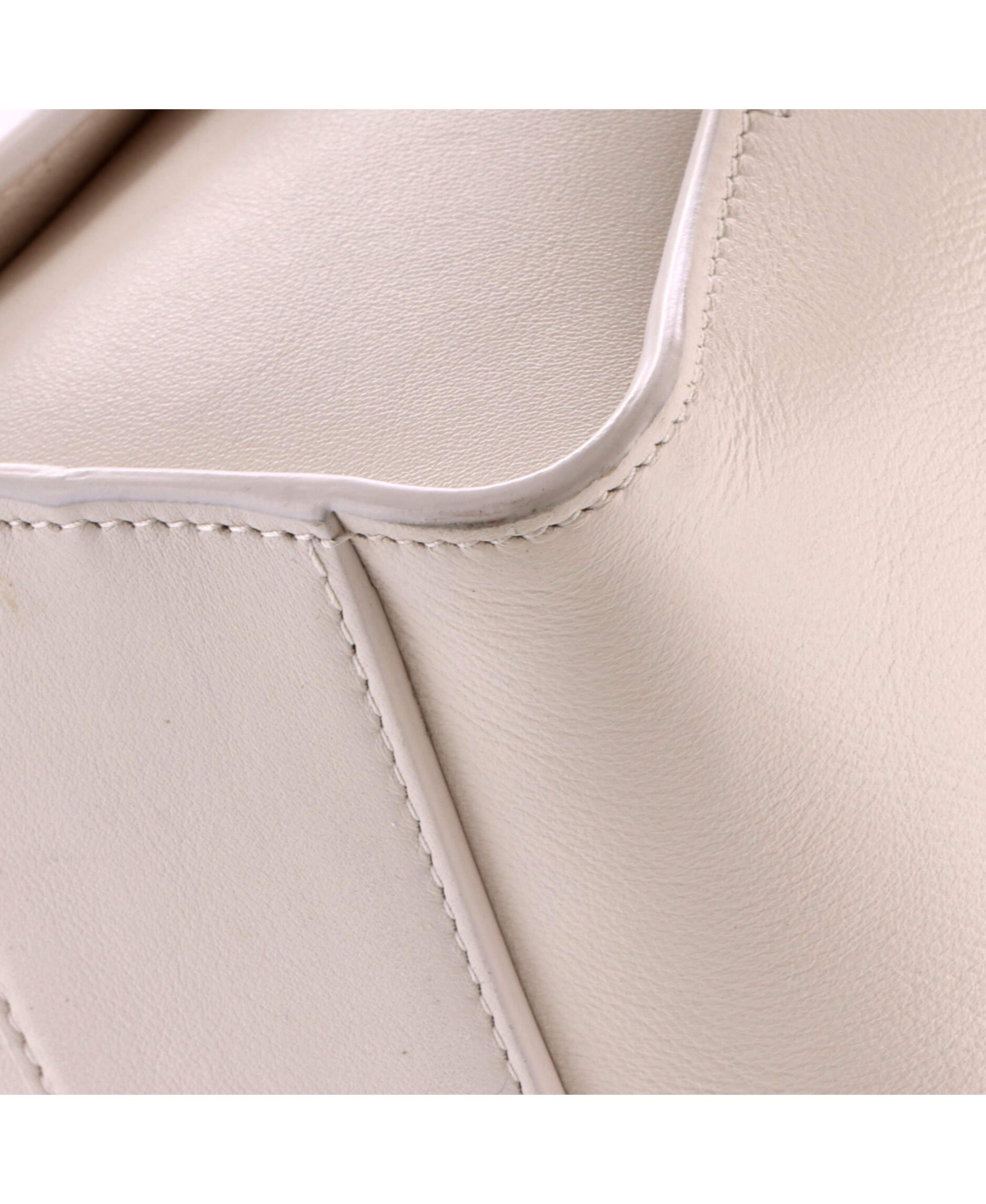 Pre-Owned Givenchy Medium Day Hobo Leather