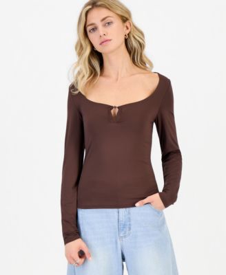 Juniors' Long-Sleeve Scoop Neck Top with Hardware