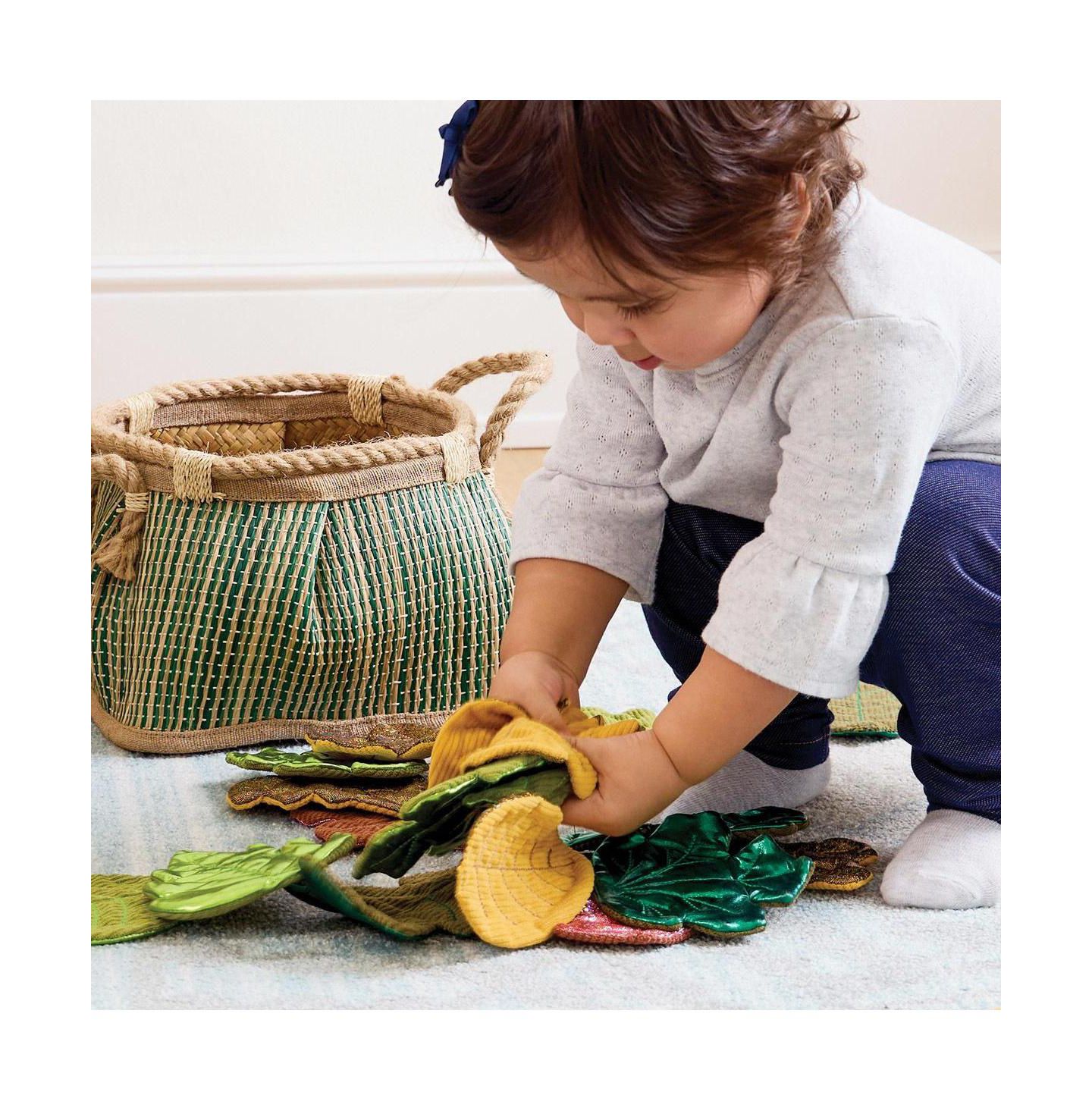 Детские игрушки Kaplan Early Learning Touch & Explore Fine Motor Skills 30-Piece Crinkle Leaves, Ages 18 Months+, цвет: Разноцветный — фото 4