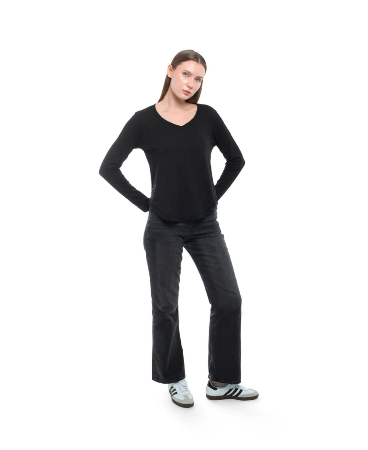 Women's Long Sleeve V-Neck Raw Hem Shirttail Tee