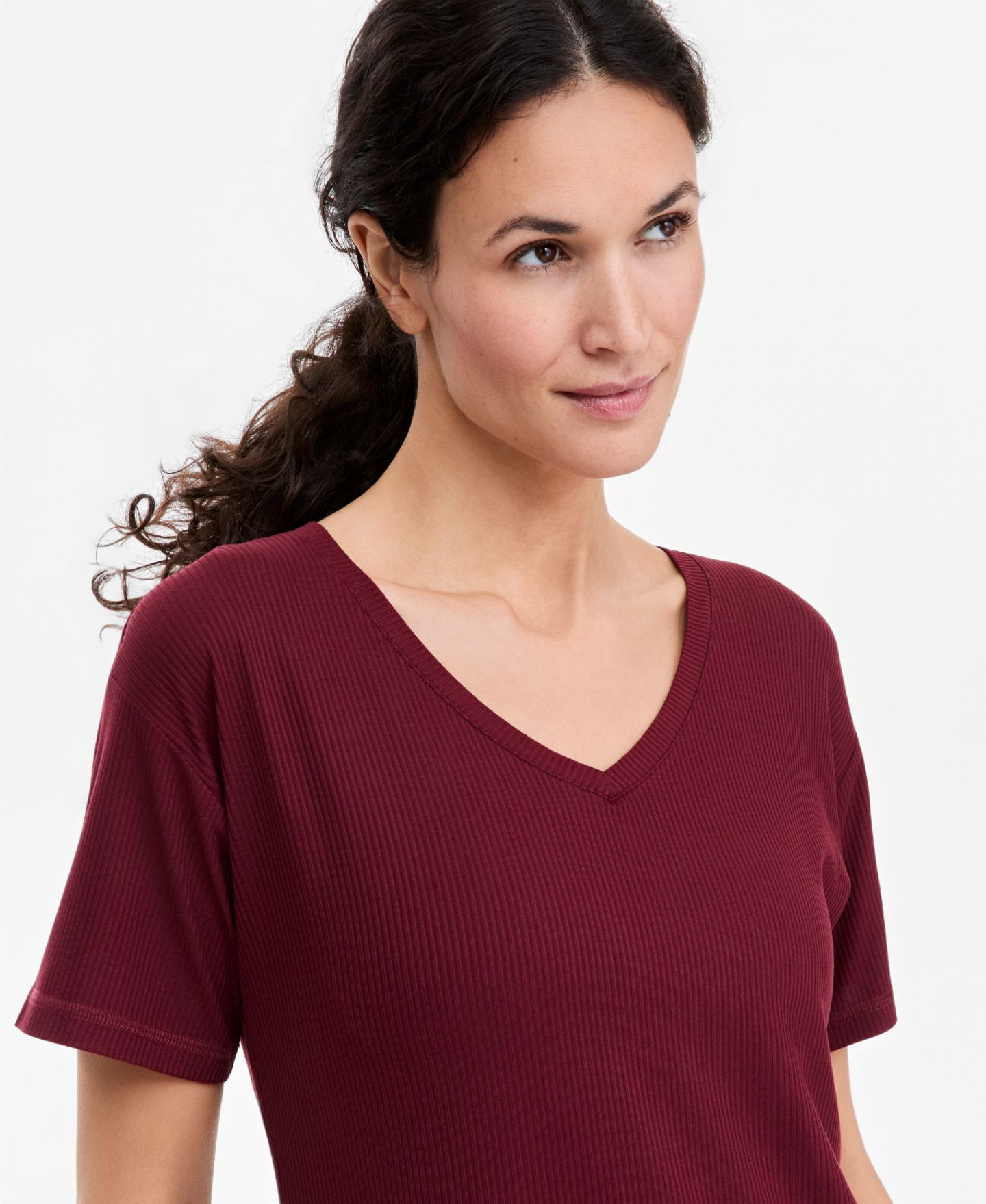 Женская футболка ID Ideology Ribbed Relaxed-Fit V-Neck, цвет: Тёмный ржавый — фото 3