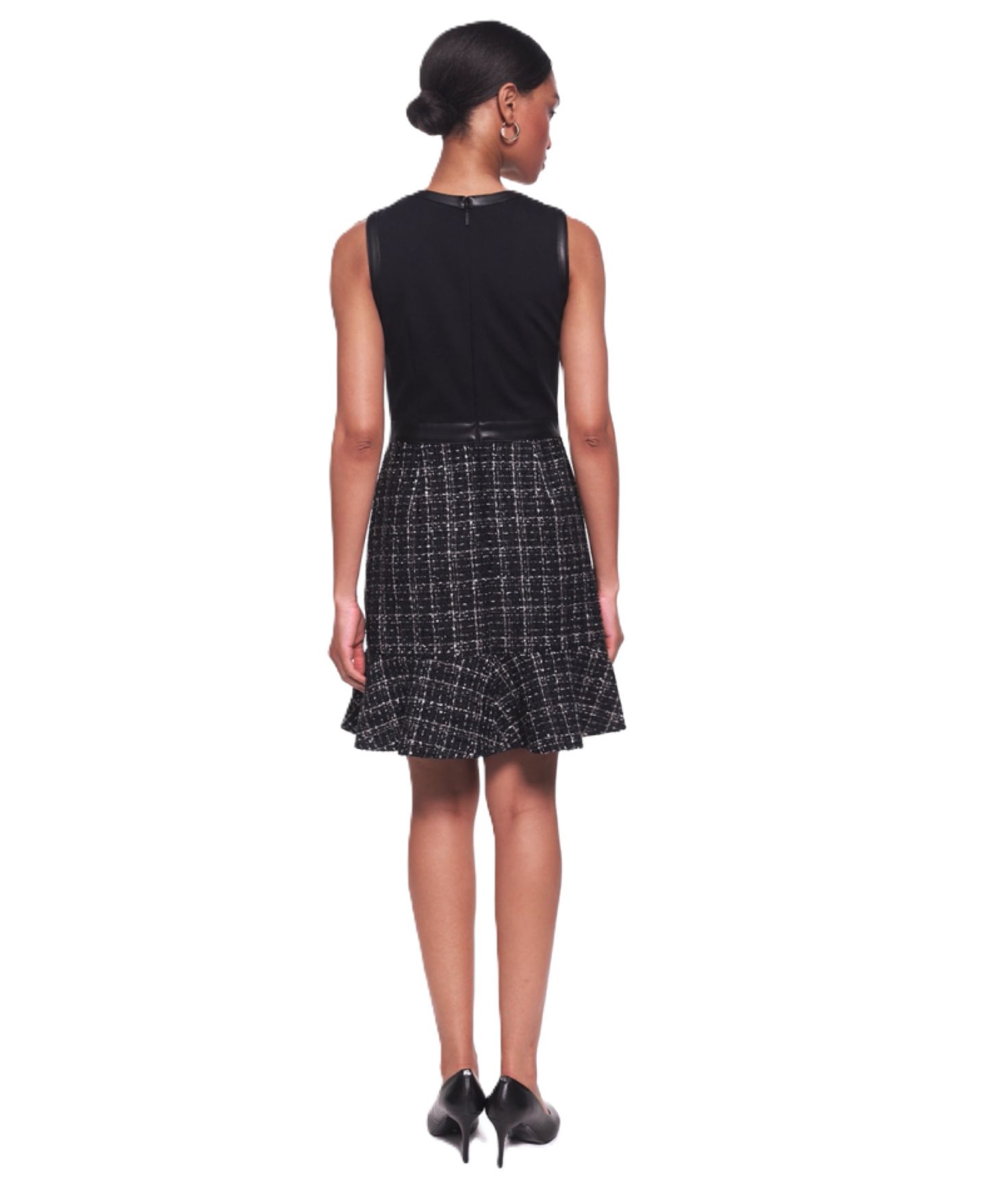 Женское платье KARL LAGERFELD PARIS Crewneck Sleeveless Fit & Flare, цвет: Чёрный / Золотой разноцветный — фото 5