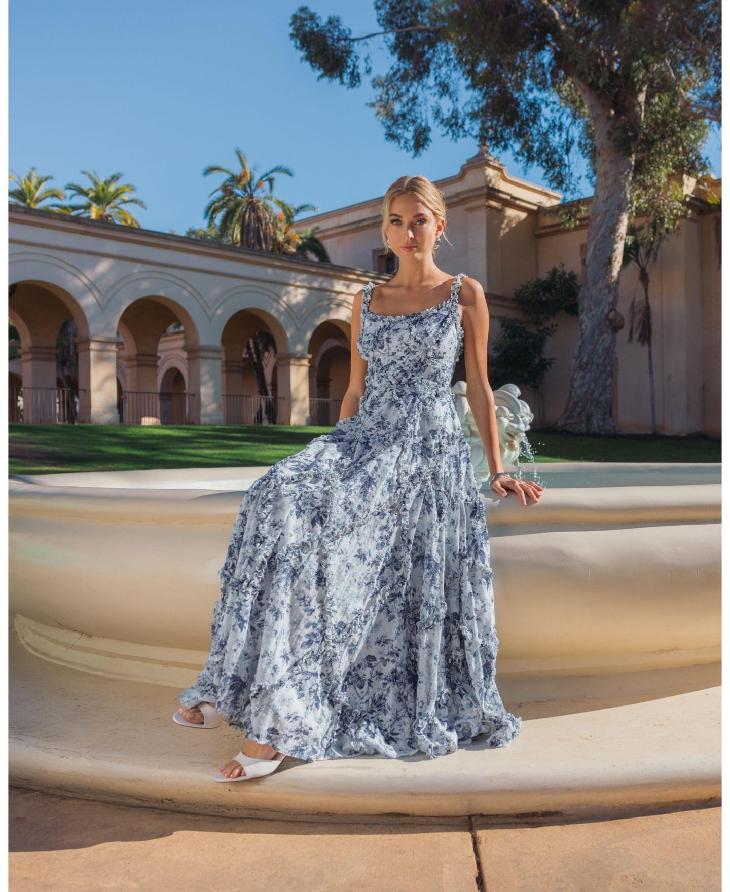 Женское платье Mac Duggal Floral Cotton Ruffle Square Neck Ankle, цвет: Синий разноцветный — фото 4