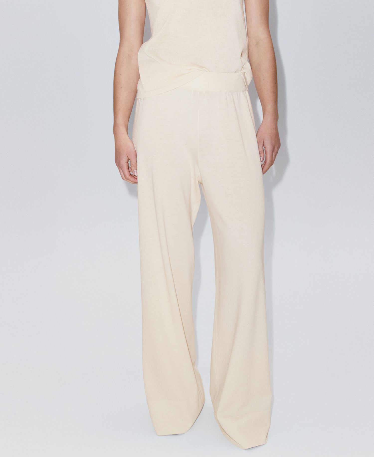 Women's Elastic Waist Straight-Fit Pants