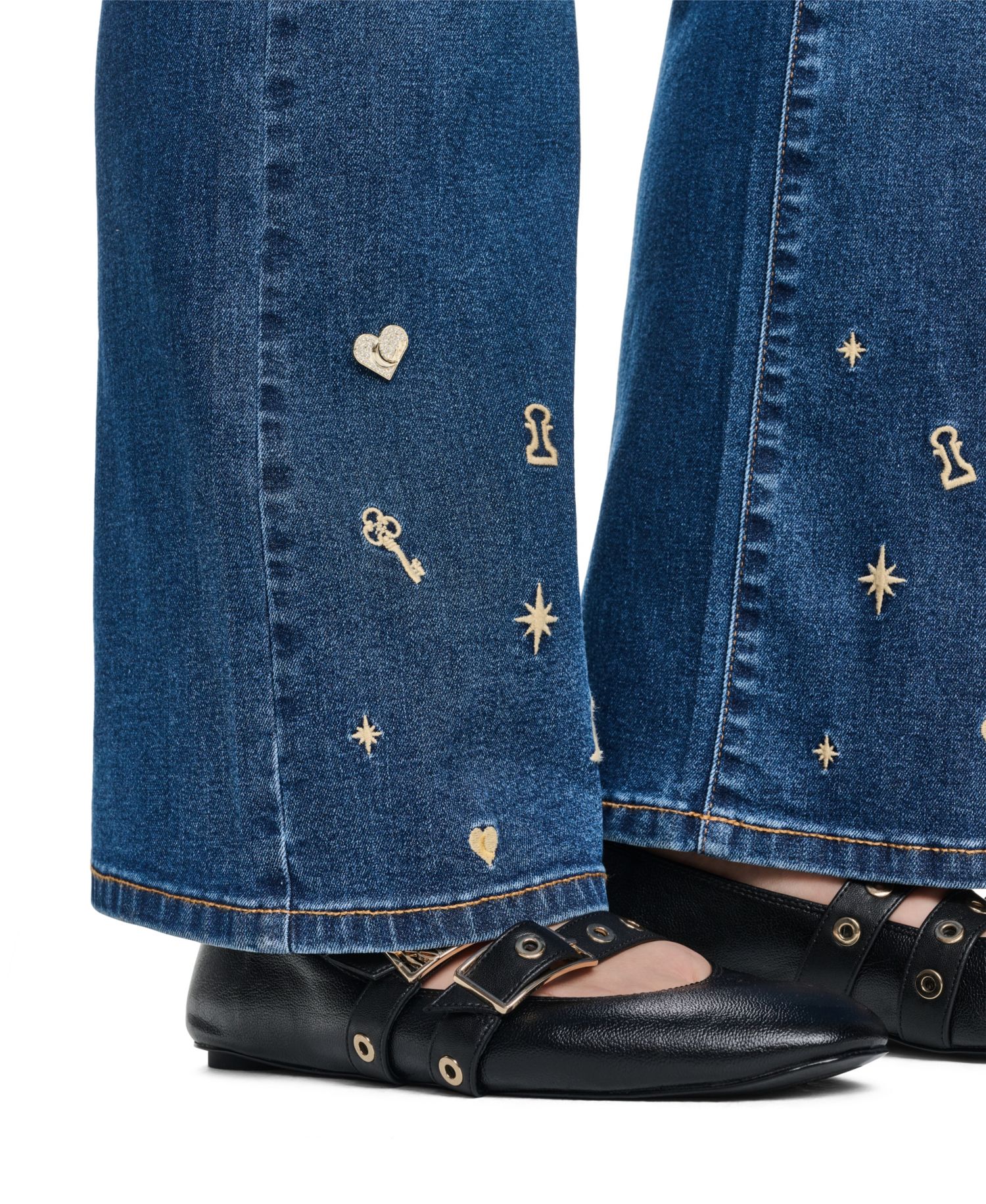 Plus Size Embroidered Motif Mid-Rise Bootcut Jeans