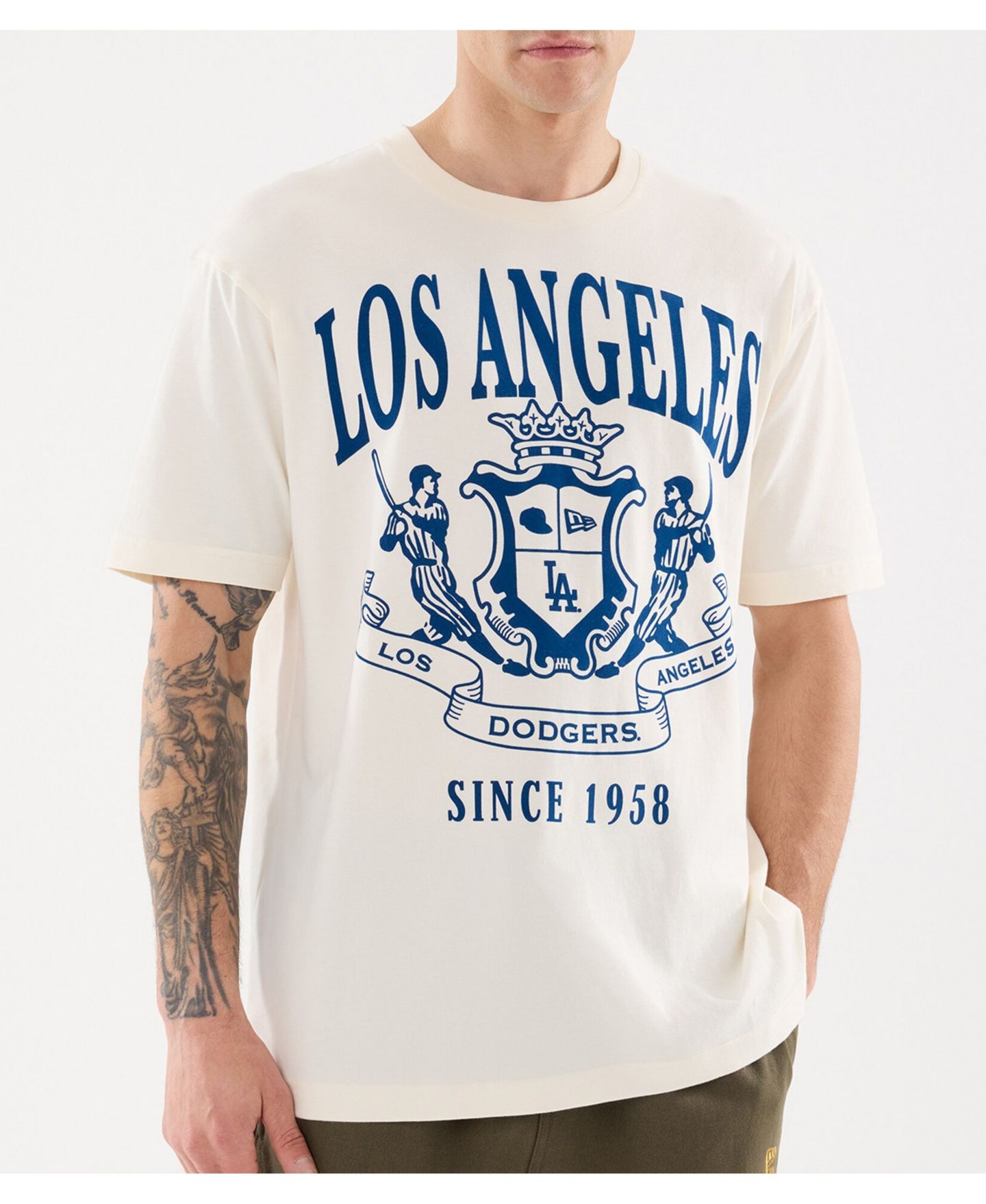 Мужская футболка New Era Light Beige Los Angeles Dodgers Lifestyle Coat of Arms Flocking — фото 3