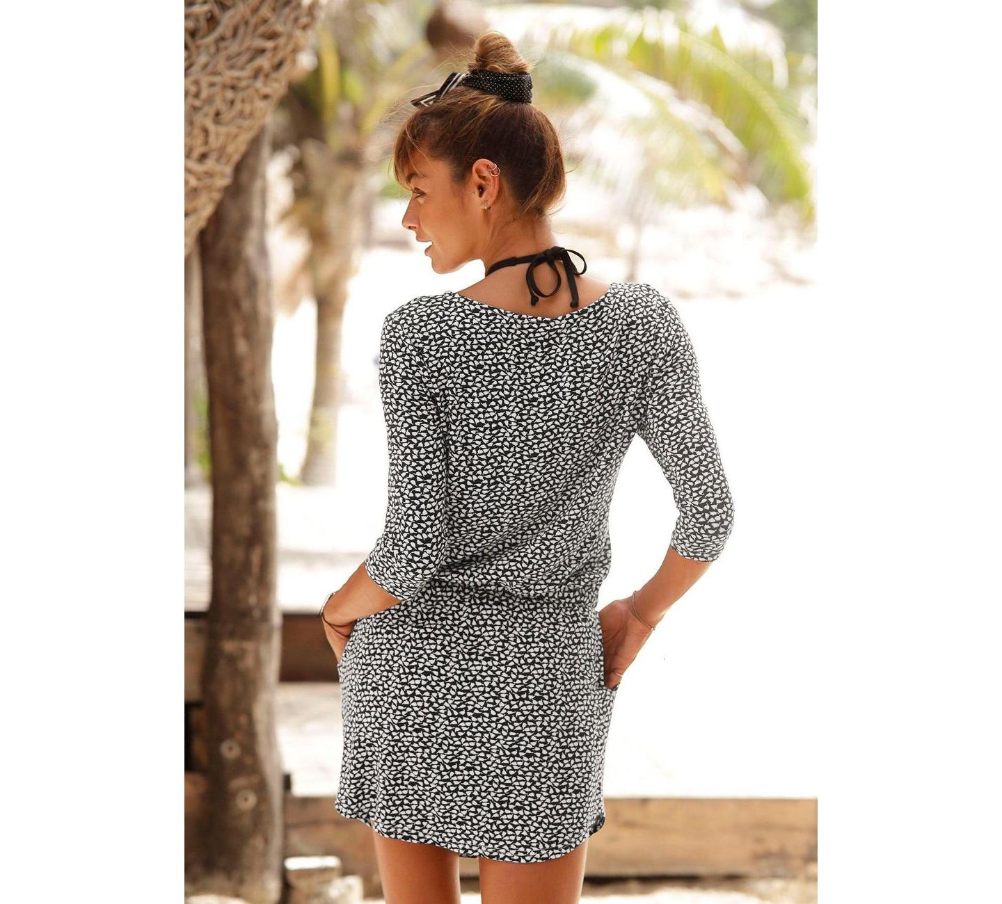 Женское платье LASCANA Viscose Printed Zip Detail Front-Closure Short, цвет: Чёрный с принтом — фото 4