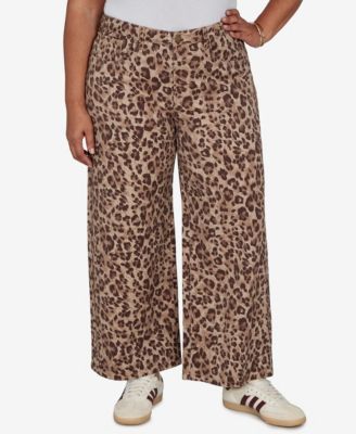 Plus Size Cheetah Print Wide-Leg Jeans