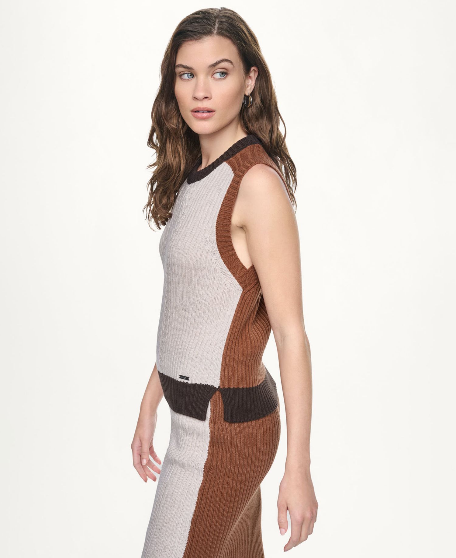 Women's Color Block Cable-Knit Crewneck Sweater