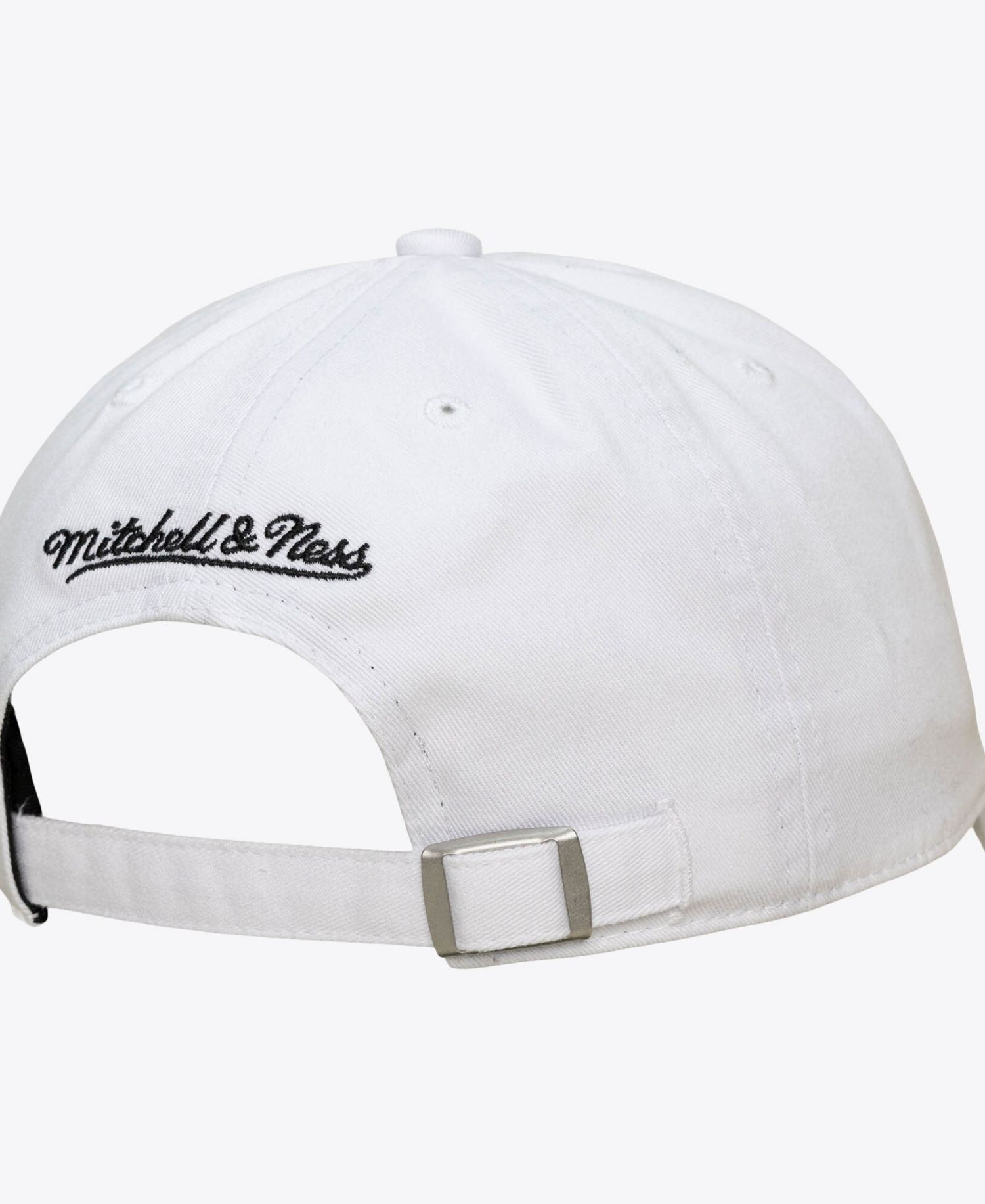 Men's White New York Knicks Apple Bite 1904 Adjustable Dad Hat